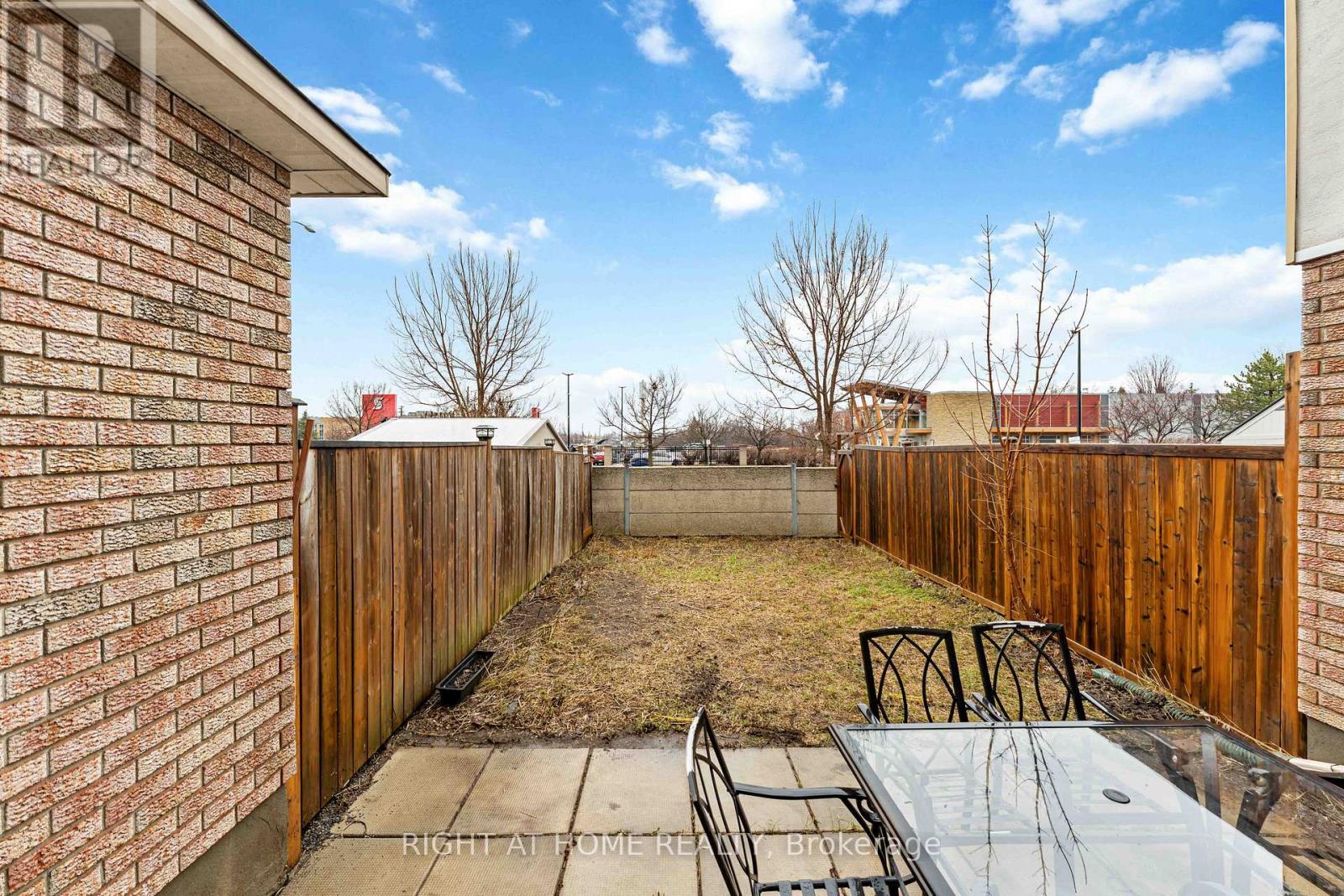 17 Locheland Crescent, Ottawa, Ontario  K2G 6H2 - Photo 12 - X12998534