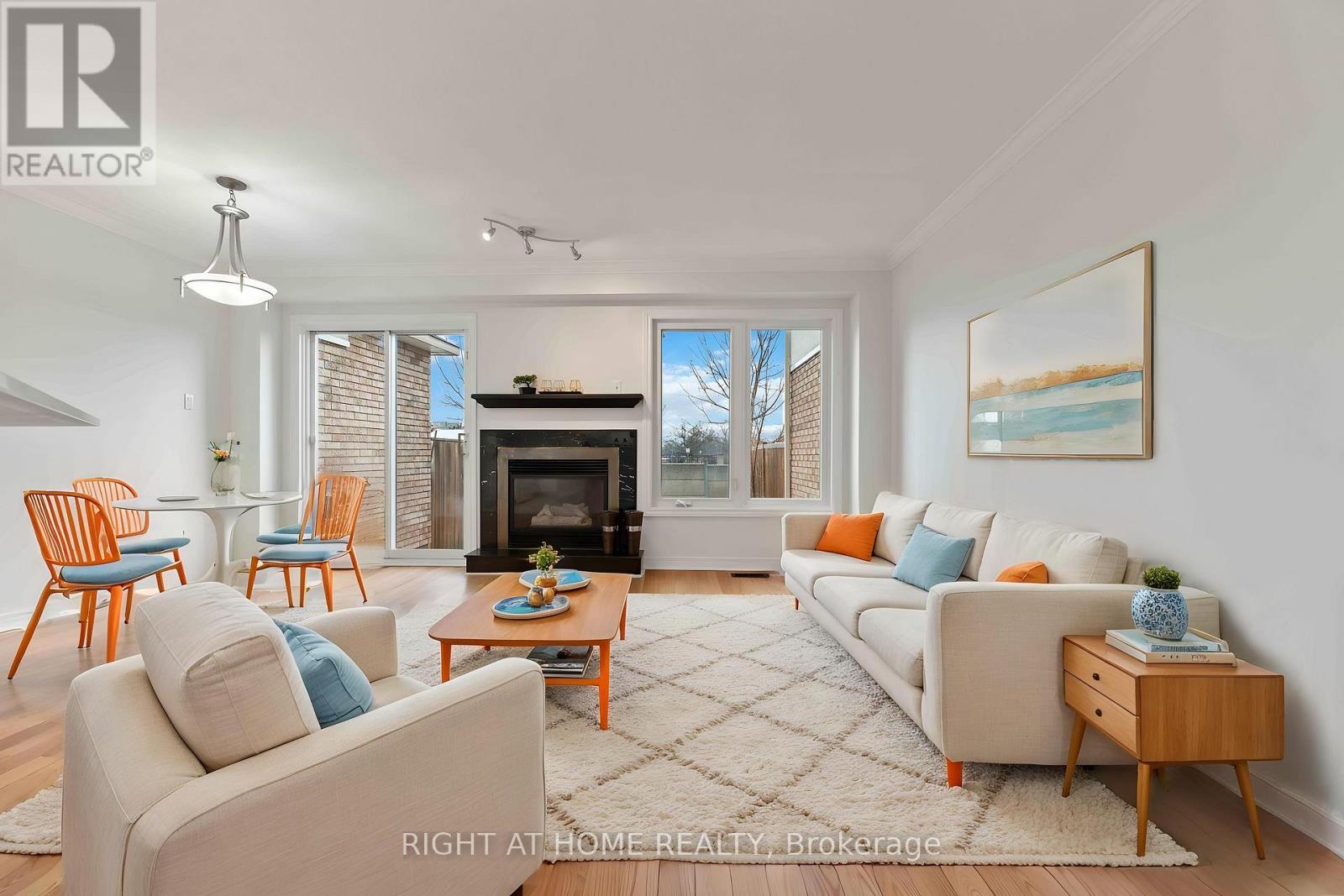 17 Locheland Crescent, Ottawa, Ontario  K2G 6H2 - Photo 3 - X12998534