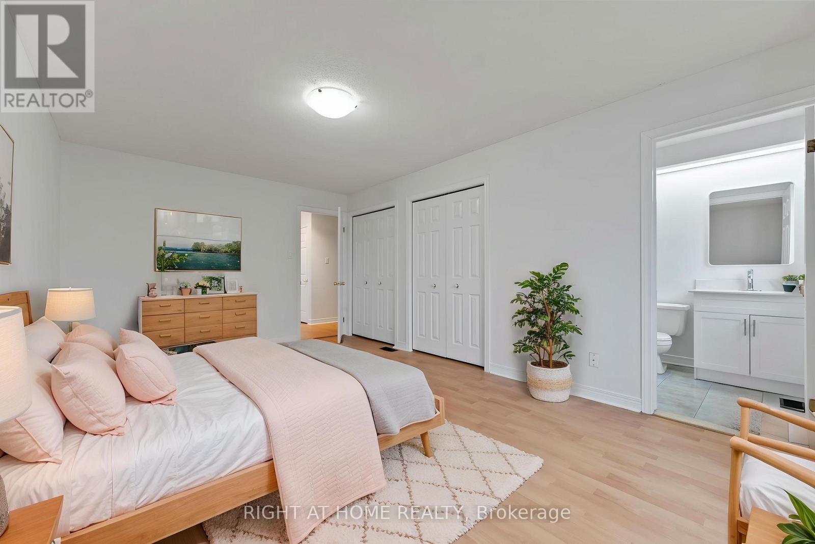 17 Locheland Crescent, Ottawa, Ontario  K2G 6H2 - Photo 5 - X12998534