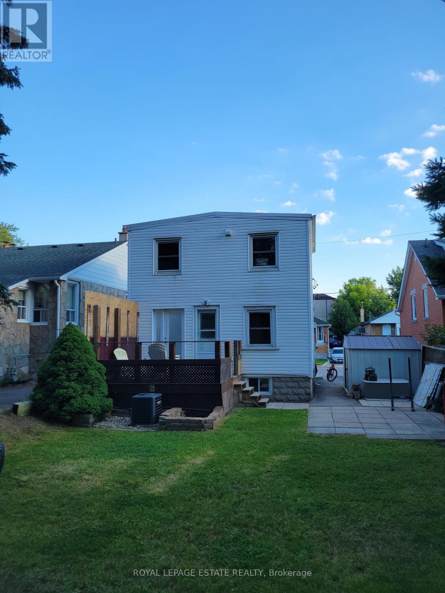 UPPER - 13 PINEGROVE AVENUE, Toronto, Ontario