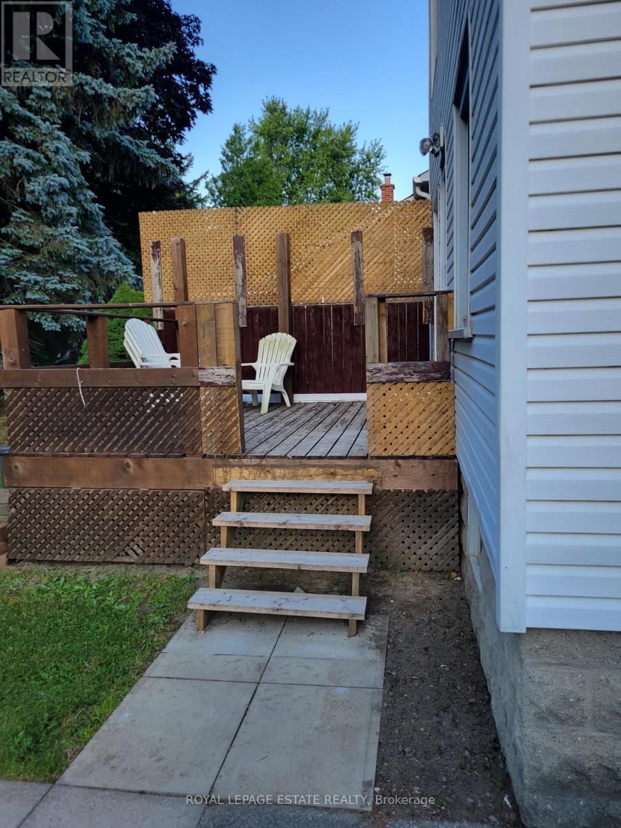 Upper - 13 Pinegrove Avenue, Toronto, Ontario  M1N 2G3 - Photo 3 - E12998522