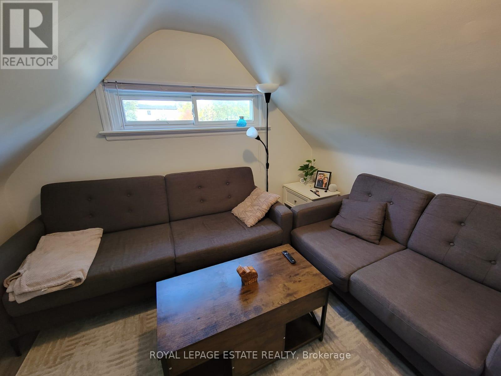 Upper - 13 Pinegrove Avenue, Toronto, Ontario  M1N 2G3 - Photo 5 - E12998522