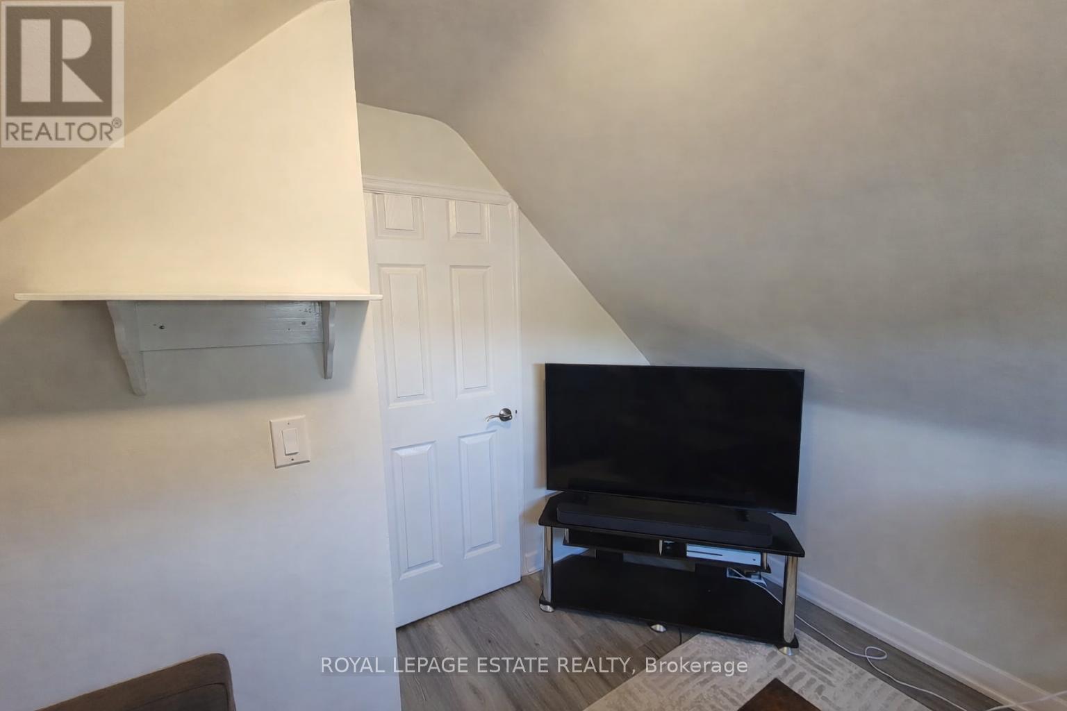 Upper - 13 Pinegrove Avenue, Toronto, Ontario  M1N 2G3 - Photo 6 - E12998522