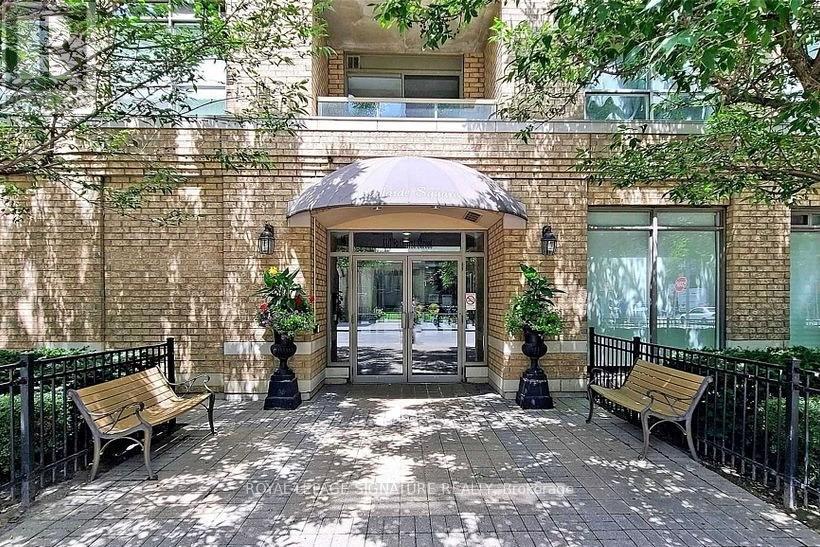 207 - 140 Bathurst Street, Toronto, Ontario  M5V 3N8 - Photo 2 - C12877172