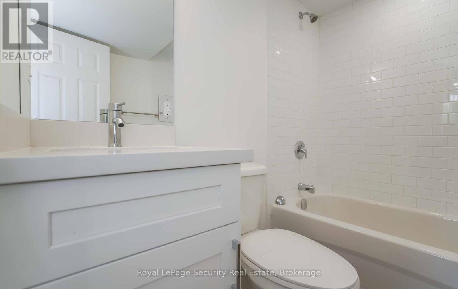 5 - 92 Twelfth Street, Toronto, Ontario  M8V 3H1 - Photo 10 - W12981848