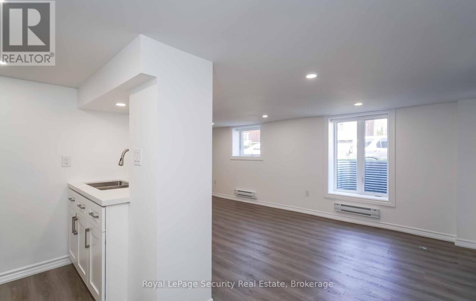 5 - 92 Twelfth Street, Toronto, Ontario  M8V 3H1 - Photo 12 - W12981848