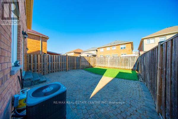 3085 Doyle Street, Mississauga, Ontario  L5M 0N2 - Photo 33 - W12994862