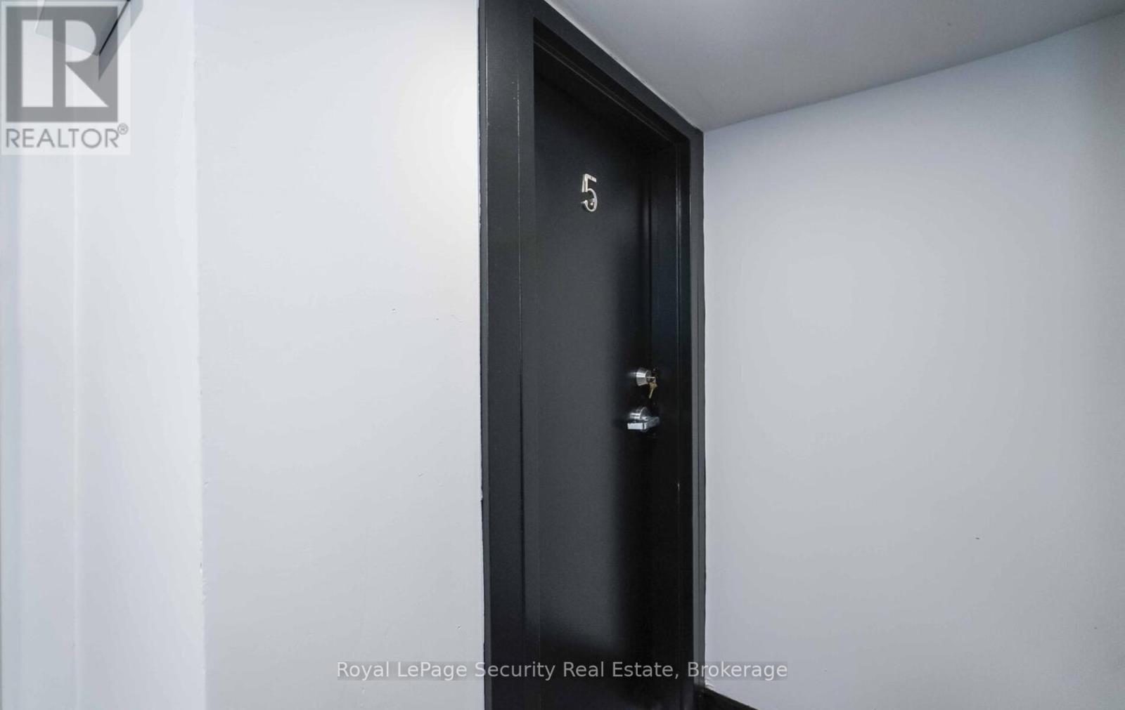 5 - 92 Twelfth Street, Toronto, Ontario  M8V 3H1 - Photo 6 - W12981848