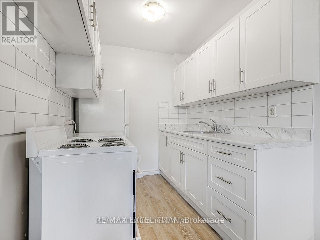 102 - 165 Colborne Avenue, Richmond Hill, Ontario  L4C 2K2 - Photo 11 - N12998454