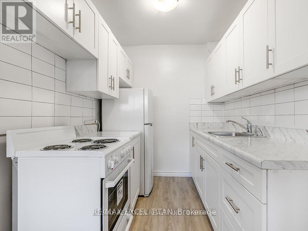 102 - 165 Colborne Avenue, Richmond Hill, Ontario  L4C 2K2 - Photo 13 - N12998454