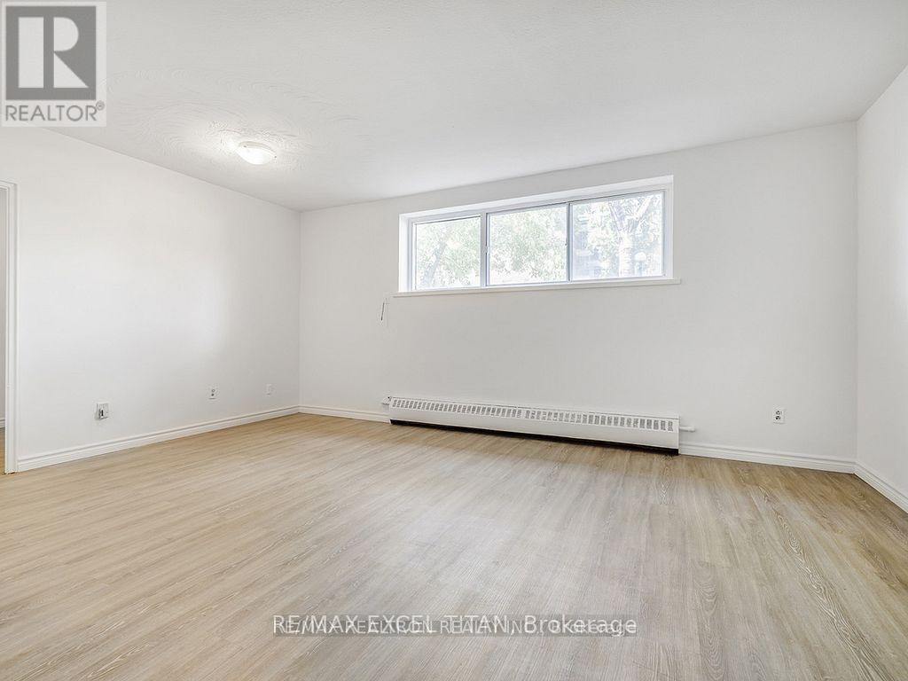 102 - 165 Colborne Avenue, Richmond Hill, Ontario  L4C 2K2 - Photo 4 - N12998454