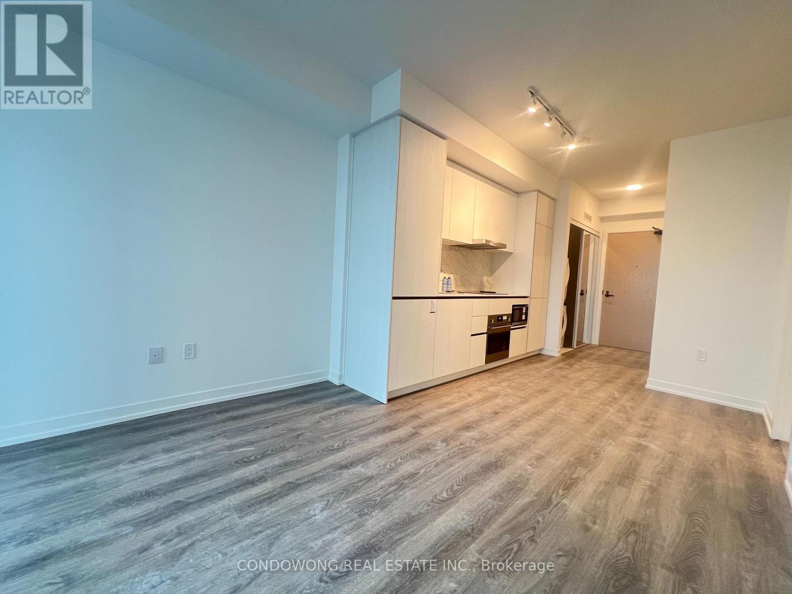 2210 - 8 Interchange Way, Vaughan, Ontario L4K 0R2 - Photo 12 - N12998490