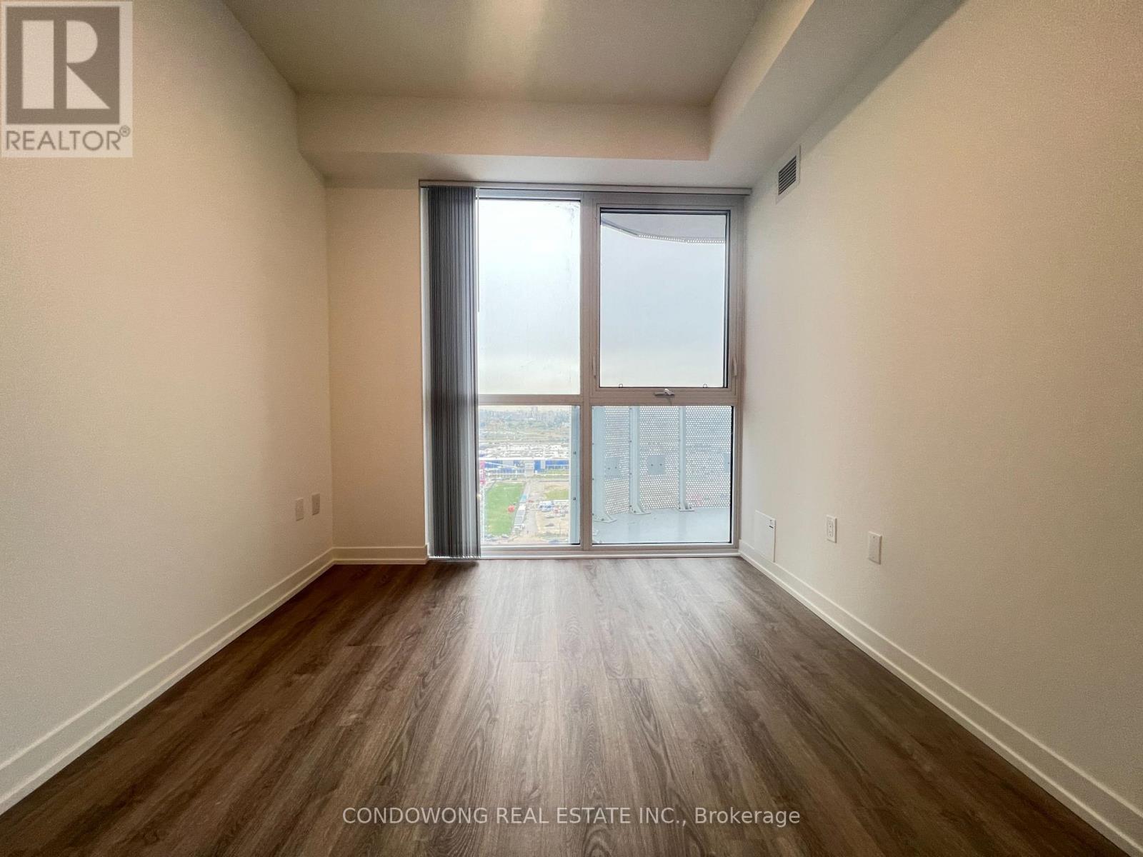 2210 - 8 Interchange Way, Vaughan, Ontario L4K 0R2 - Photo 13 - N12998490