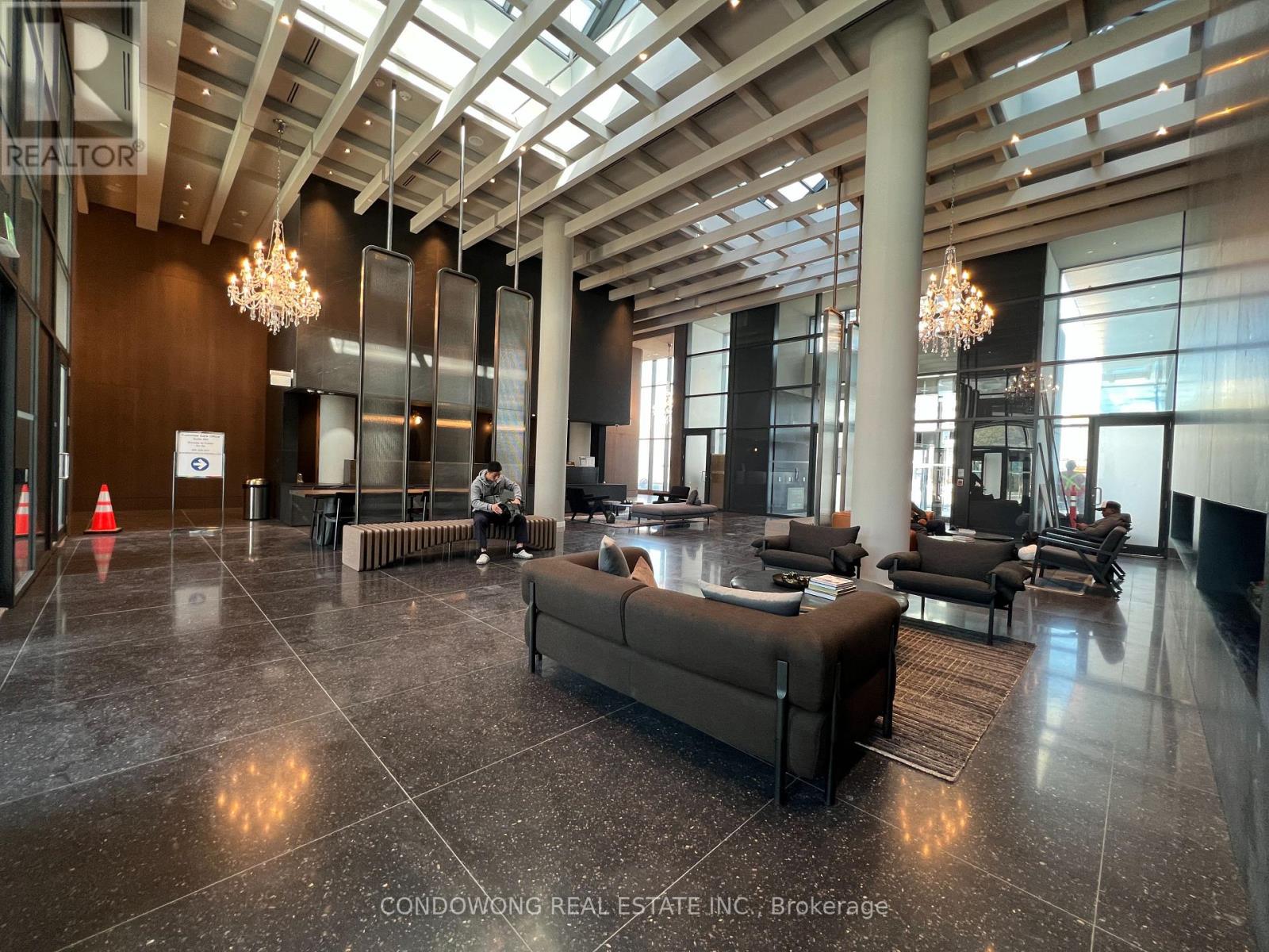 2210 - 8 Interchange Way, Vaughan, Ontario L4K 0R2 - Photo 19 - N12998490