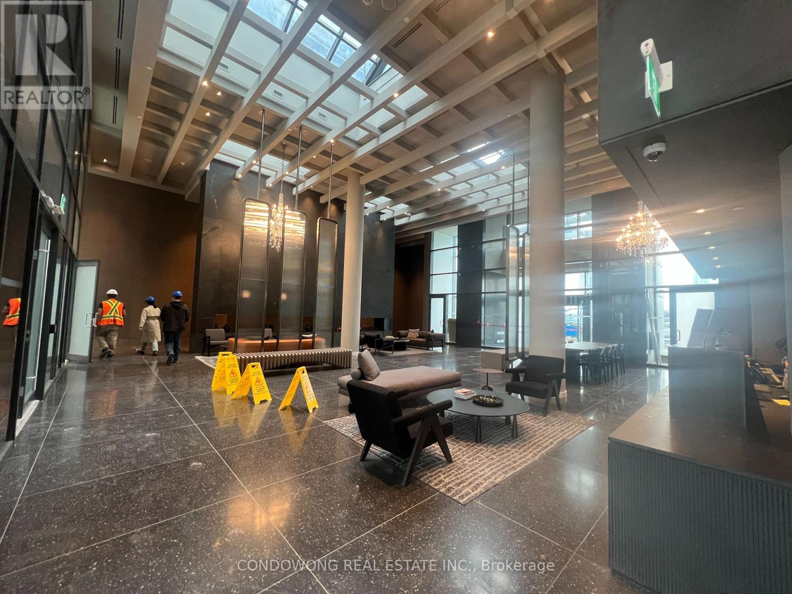 2210 - 8 Interchange Way, Vaughan, Ontario L4K 0R2 - Photo 20 - N12998490