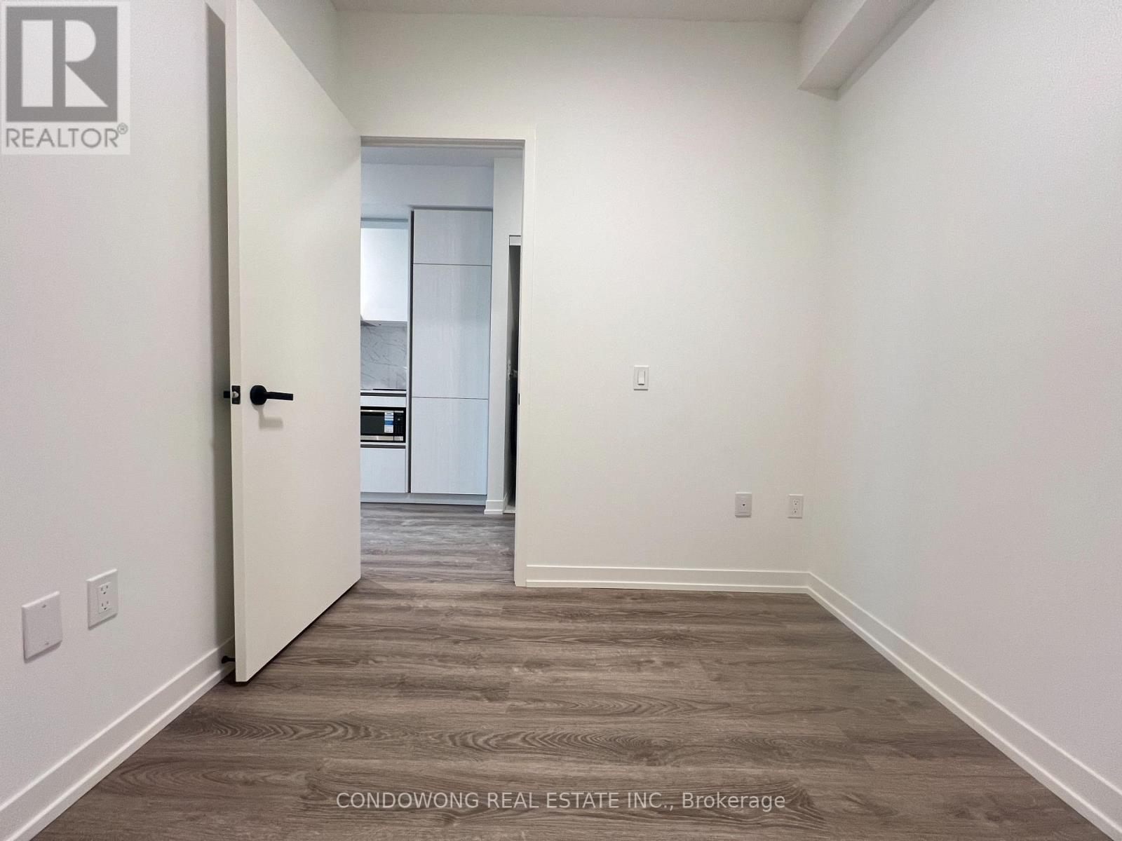 2210 - 8 Interchange Way, Vaughan, Ontario L4K 0R2 - Photo 4 - N12998490