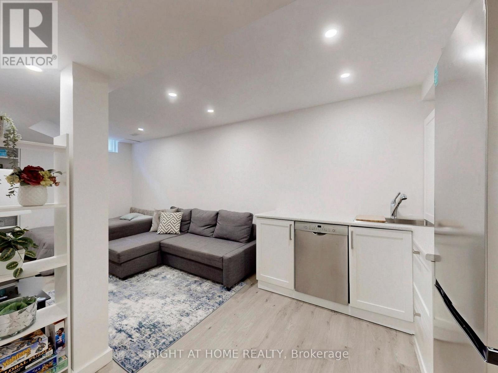 179 Vanguard Road, Vaughan, Ontario  L4K 5G8 - Photo 42 - N12998492