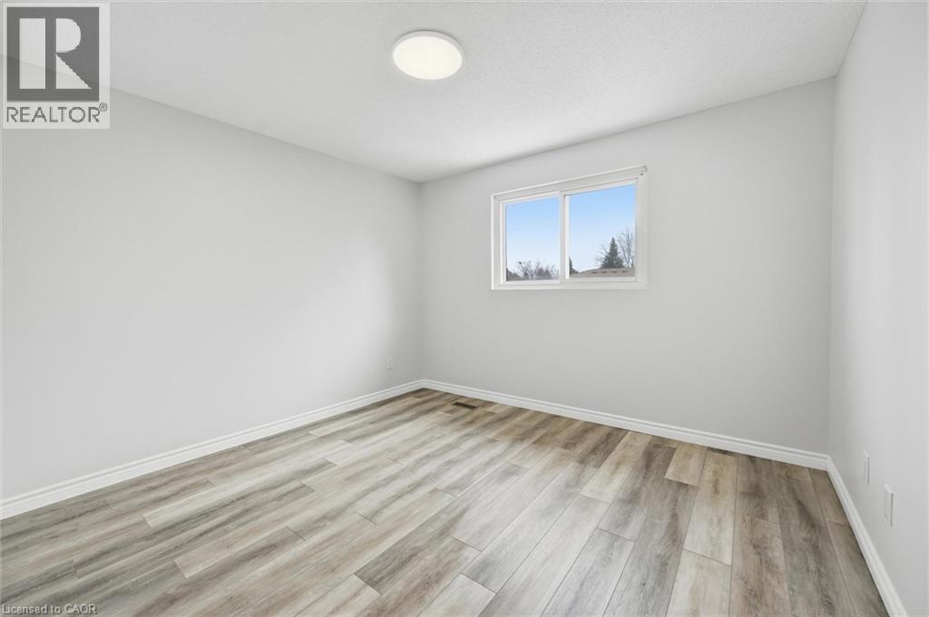 2344 Glastonbury Road, Burlington, Ontario  L7P 3Y3 - Photo 23 - 40817315