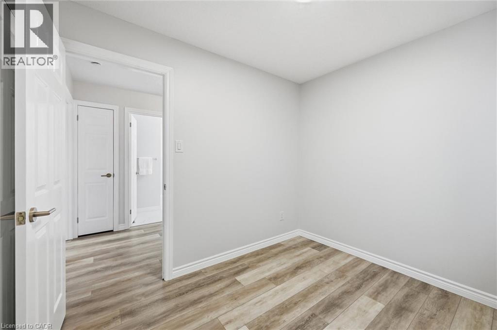 2344 Glastonbury Road, Burlington, Ontario  L7P 3Y3 - Photo 25 - 40817315