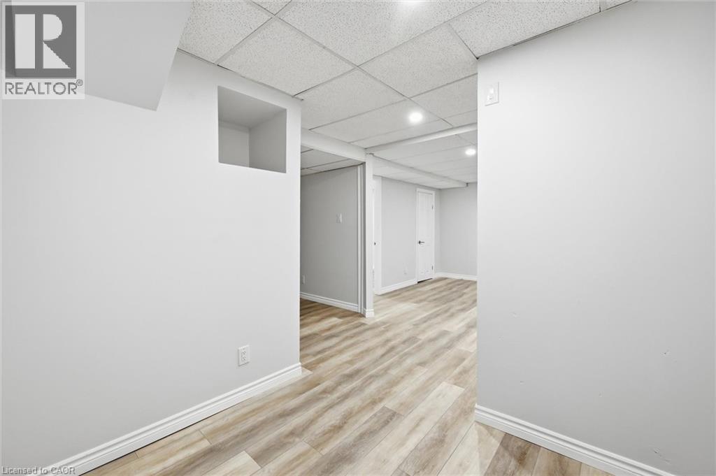 2344 Glastonbury Road, Burlington, Ontario  L7P 3Y3 - Photo 33 - 40817315