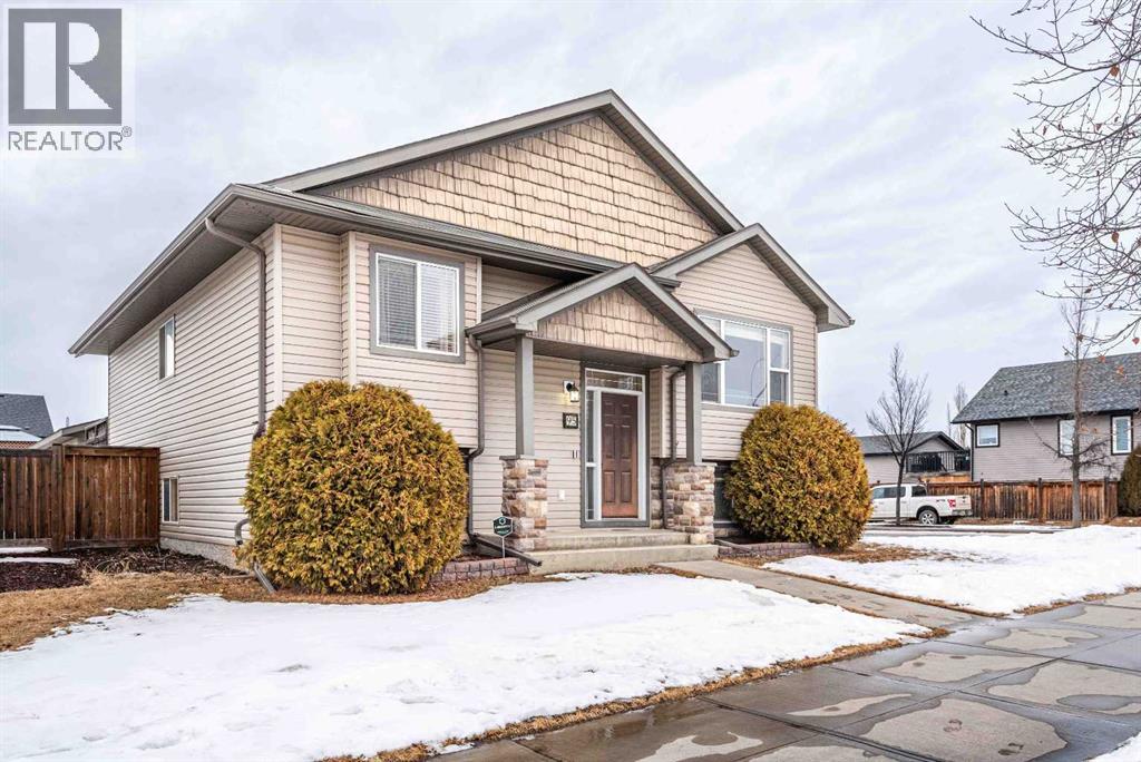 95 Inglewood Drive, Red Deer, Alberta  T4R 0B2 - Photo 2 - A2291723
