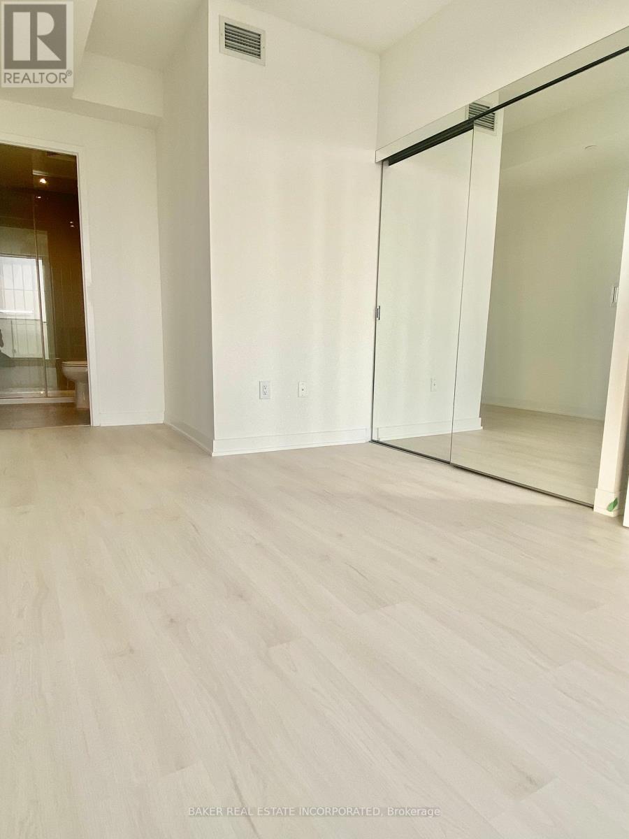 3804 - 3900 Confederation Parkway, Mississauga, Ontario  L5B 0M3 - Photo 10 - W12998444