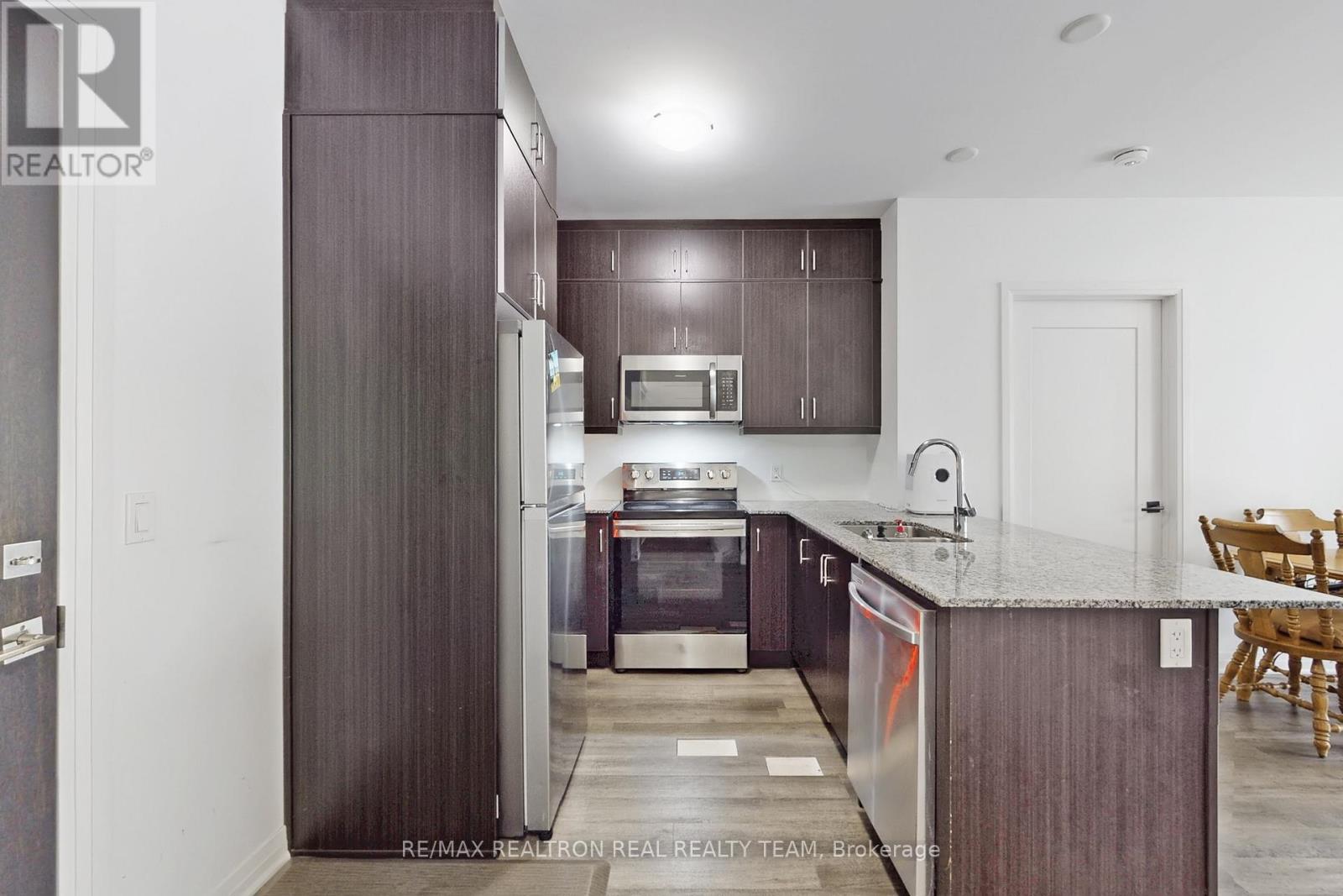 334 - 102 Grovewood Common, Oakville, Ontario  L6H 0X2 - Photo 17 - W12998446