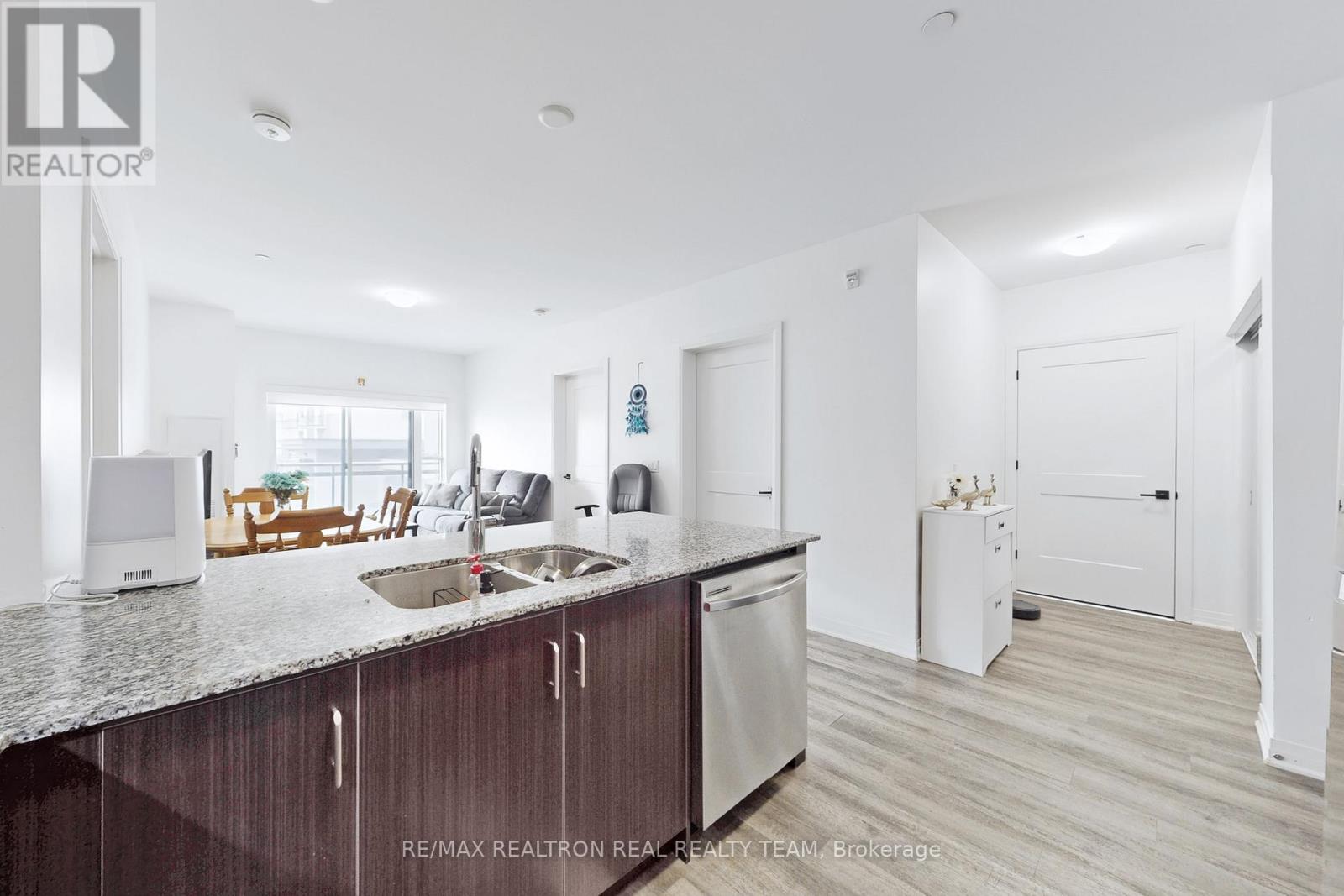 334 - 102 Grovewood Common, Oakville, Ontario  L6H 0X2 - Photo 21 - W12998446