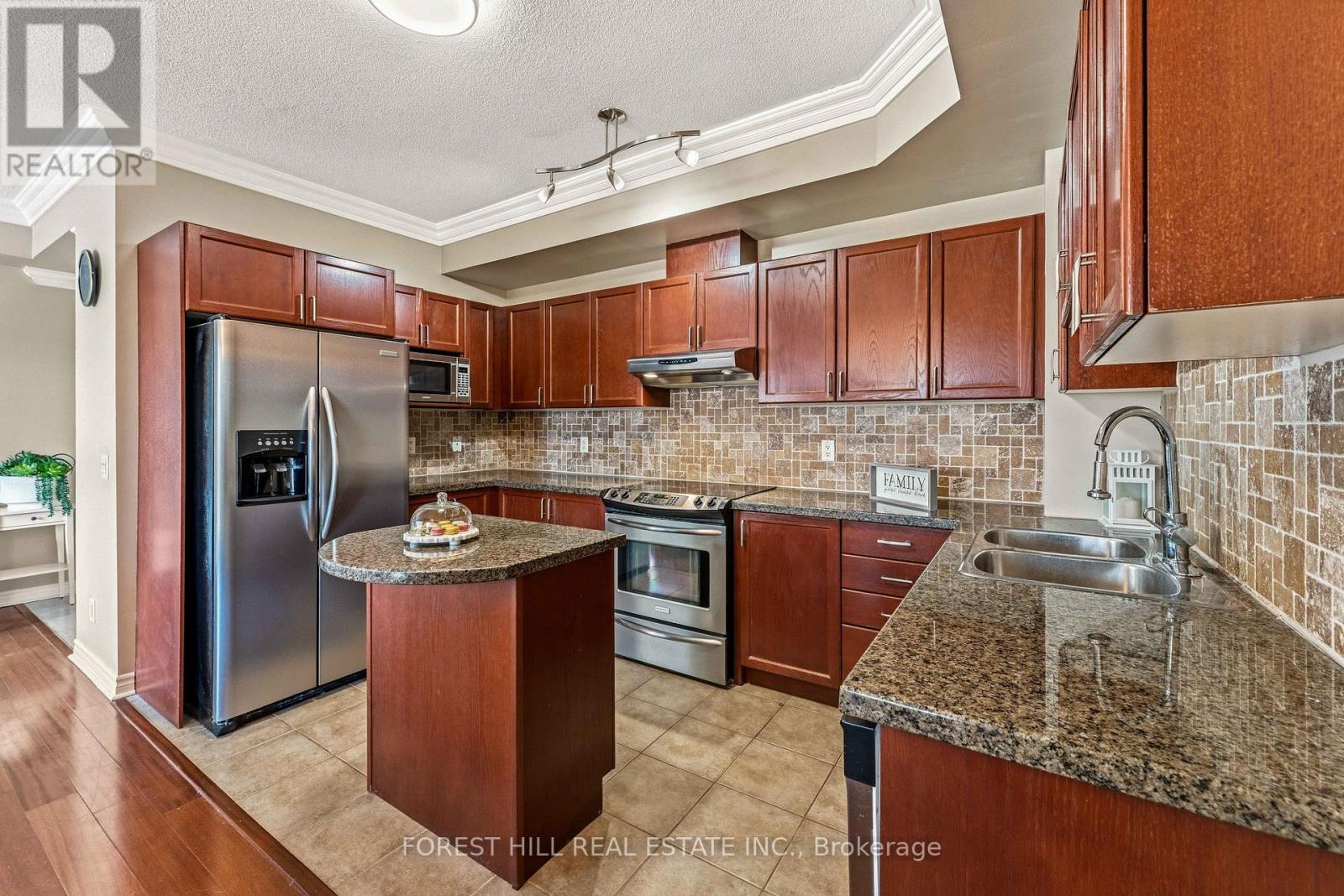 203 - 483 Faith Drive, Mississauga, Ontario  L5R 0A1 - Photo 17 - W12998450