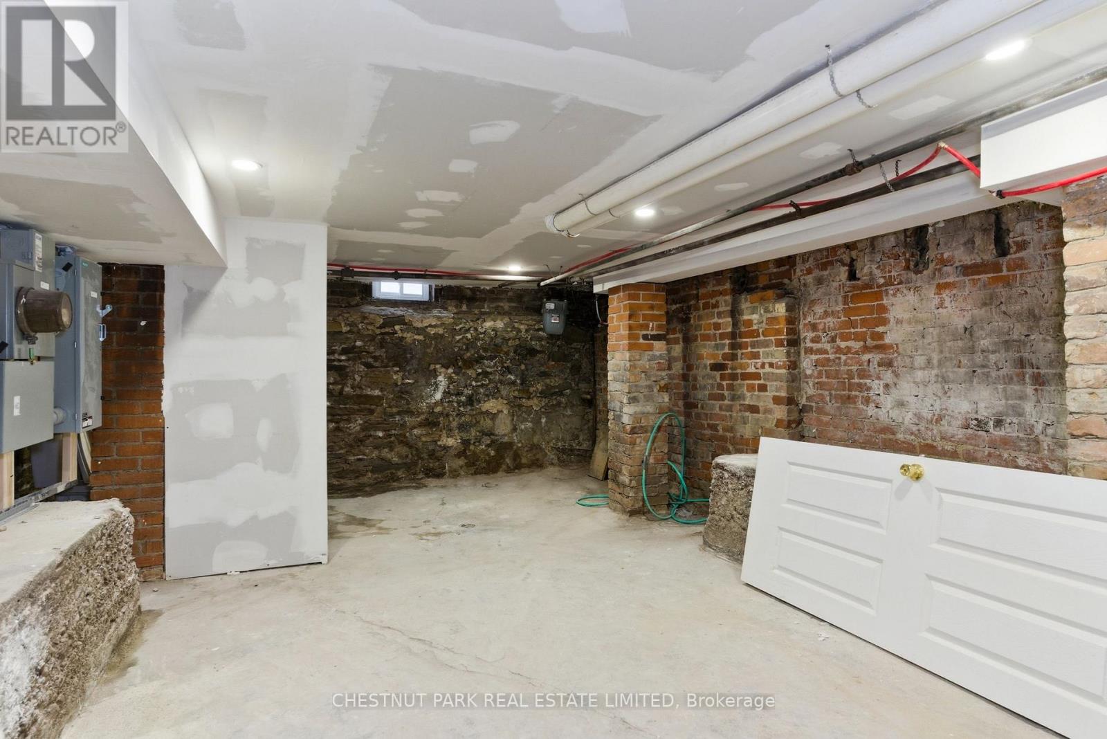 41 Roncesvalles Avenue, Toronto, Ontario M6R 2K4 - Photo 32 - W12998472