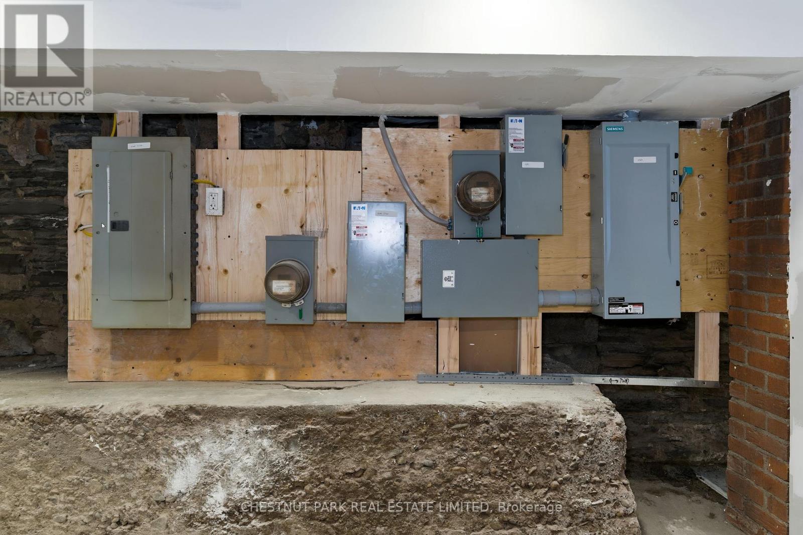 41 Roncesvalles Avenue, Toronto, Ontario M6R 2K4 - Photo 35 - W12998472