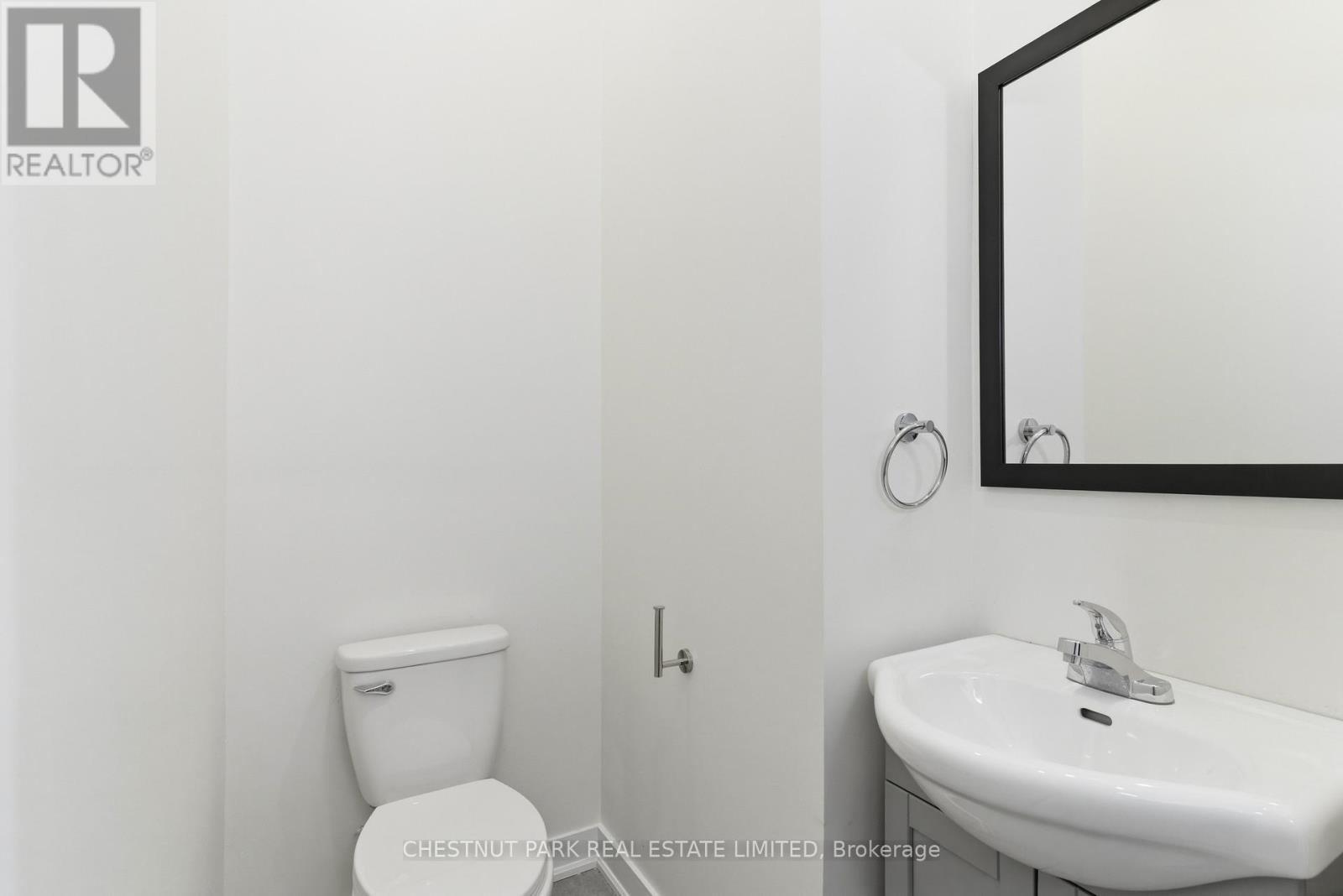 41 Roncesvalles Avenue, Toronto, Ontario M6R 2K4 - Photo 5 - W12998472