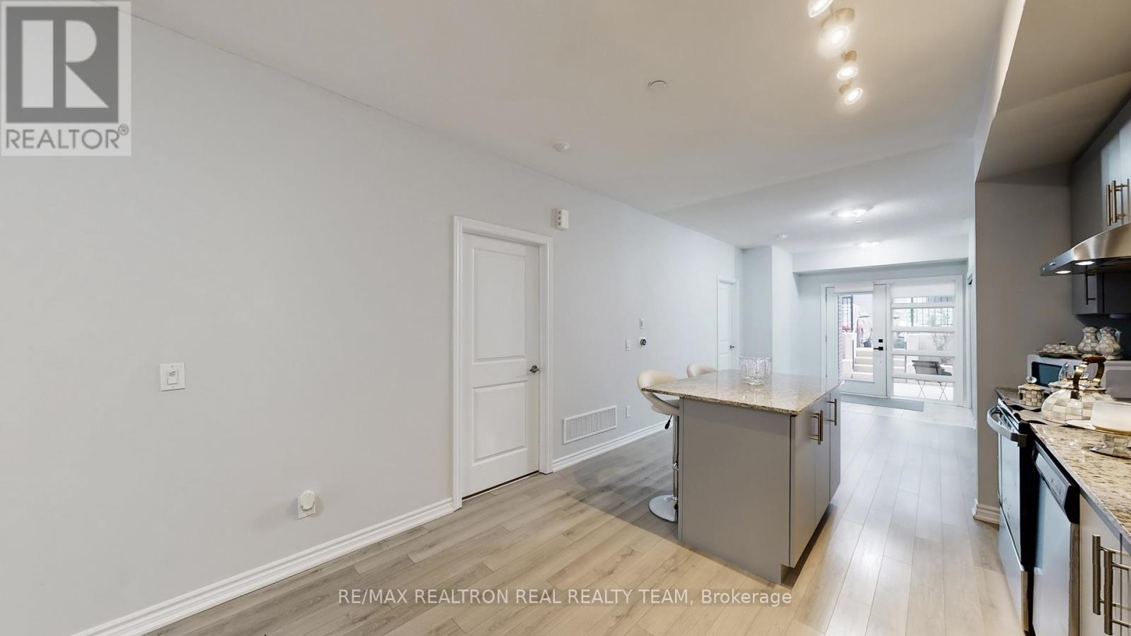 110 - 349 Wheat Boom Drive, Oakville, Ontario  L6H 7X5 - Photo 12 - W12998480