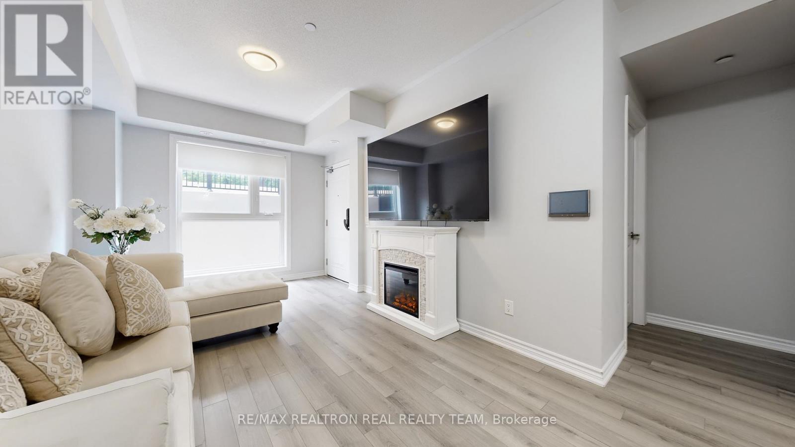 110 - 349 Wheat Boom Drive, Oakville, Ontario  L6H 7X5 - Photo 8 - W12998480