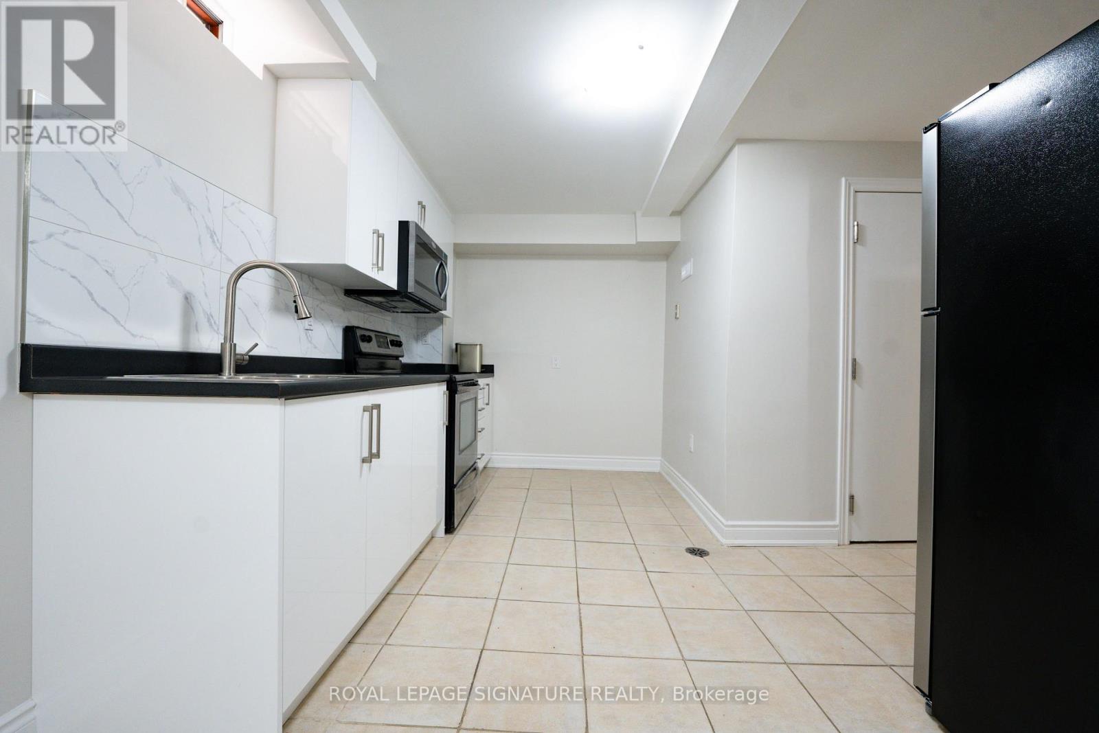 Bsmt - 3163 Galbraith Drive, Mississauga, Ontario  L5L 3Y9 - Photo 16 - W12998482