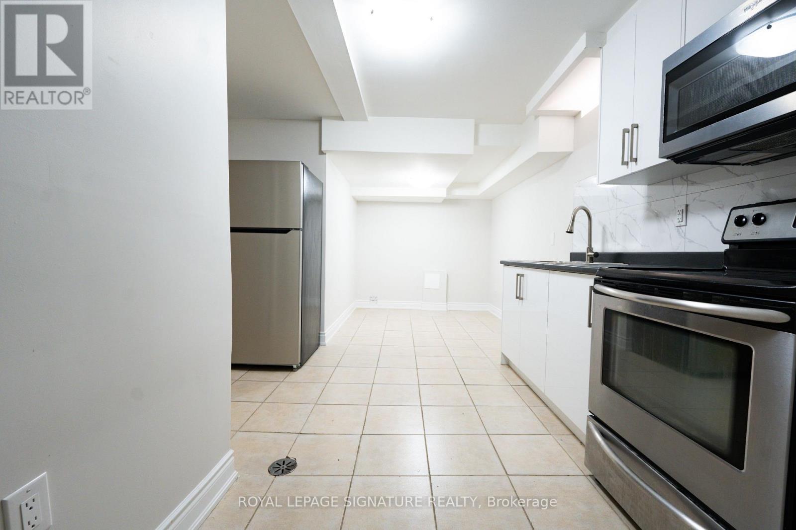 Bsmt - 3163 Galbraith Drive, Mississauga, Ontario  L5L 3Y9 - Photo 18 - W12998482