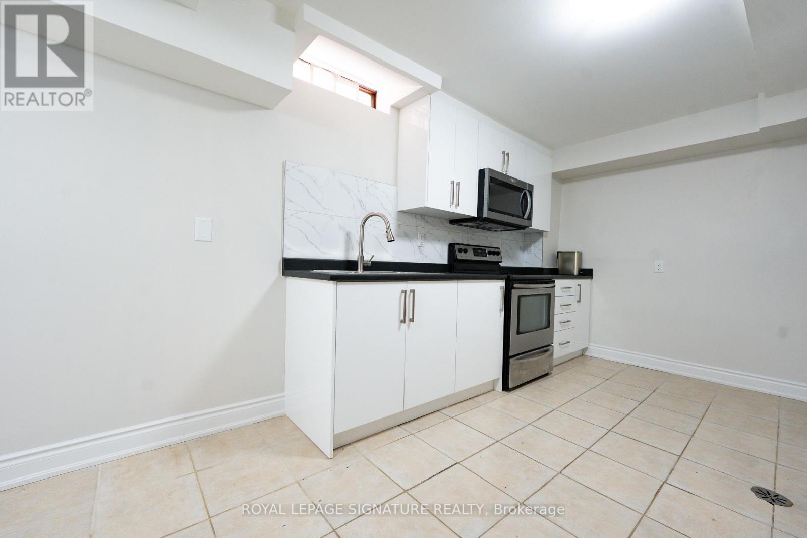 Bsmt - 3163 Galbraith Drive, Mississauga, Ontario  L5L 3Y9 - Photo 9 - W12998482