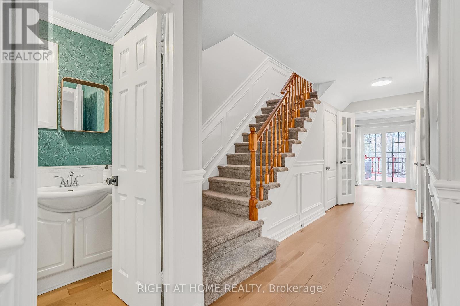 Upper - 1205 Shagbark Crescent, Mississauga, Ontario  L5C 3N6 - Photo 7 - W12998512