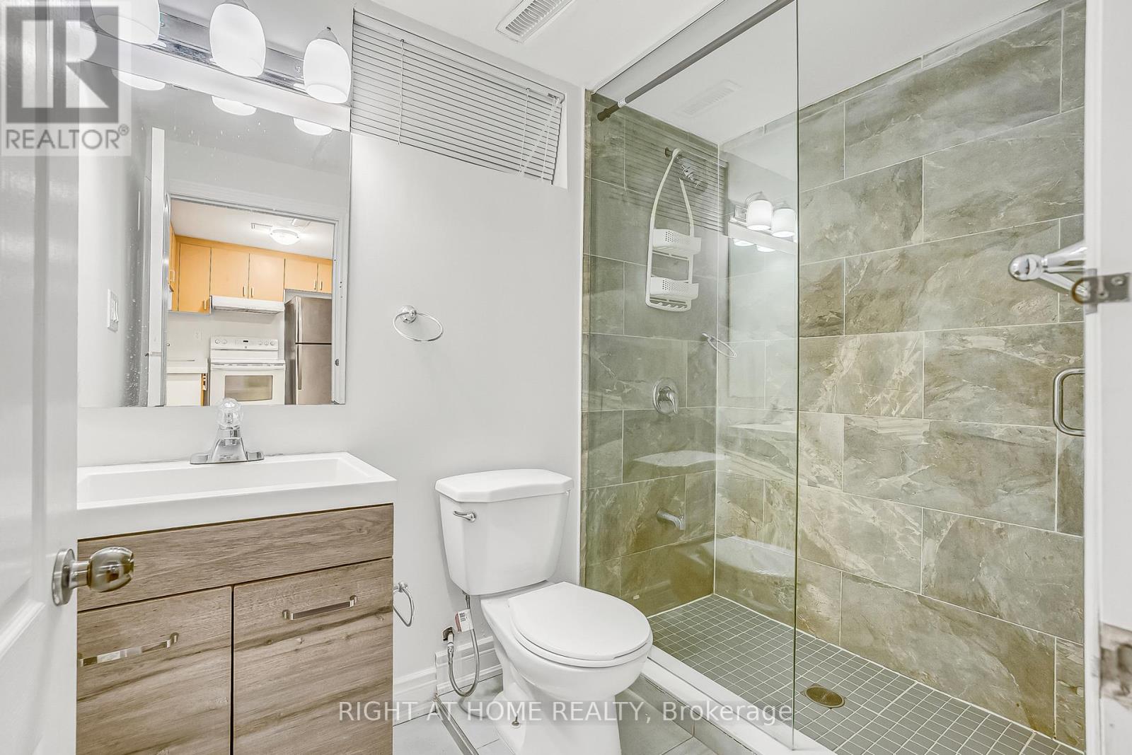 1205 Shagbark Crescent, Mississauga, Ontario  L5C 3N6 - Photo 41 - W12998520