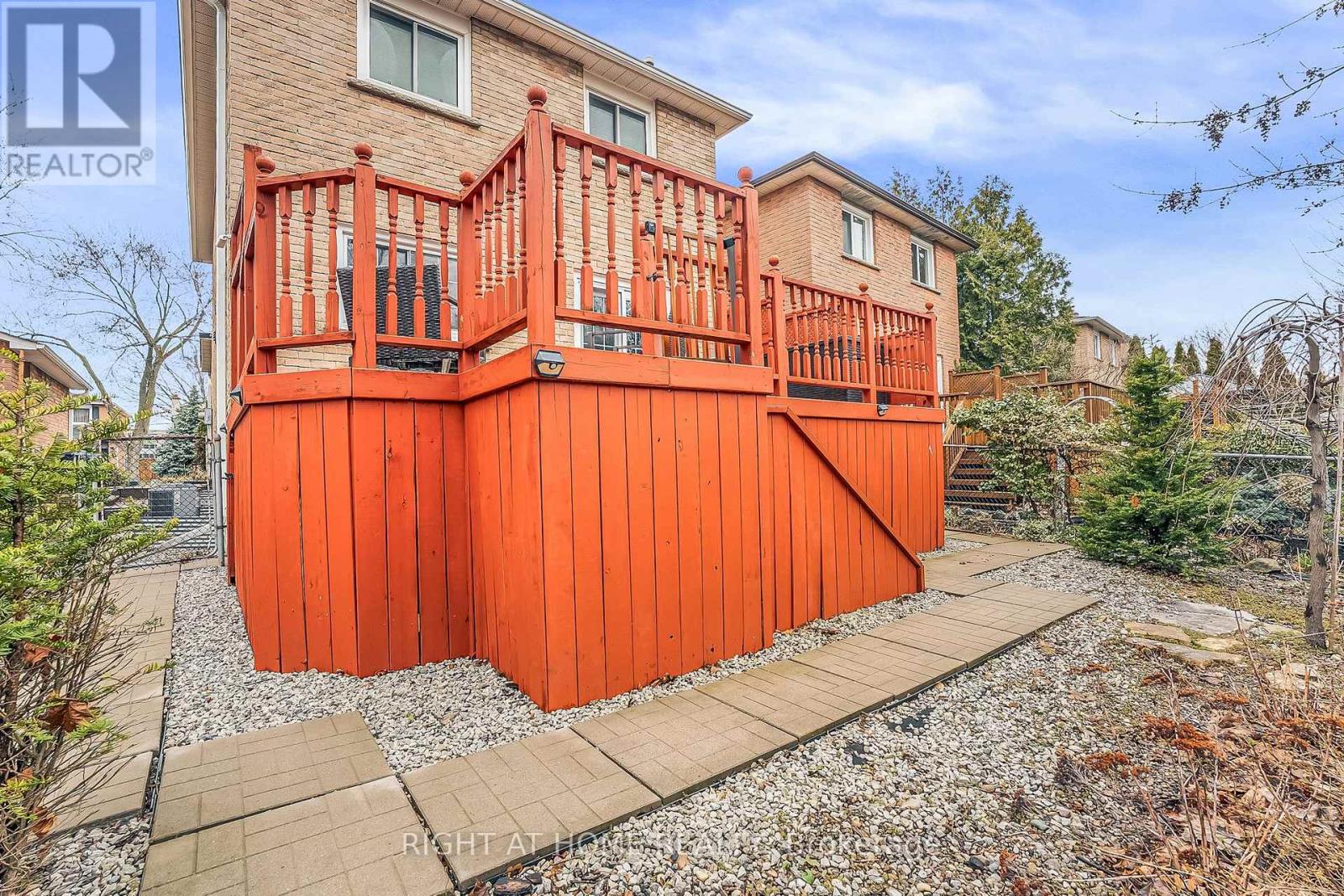 1205 Shagbark Crescent, Mississauga, Ontario  L5C 3N6 - Photo 48 - W12998520