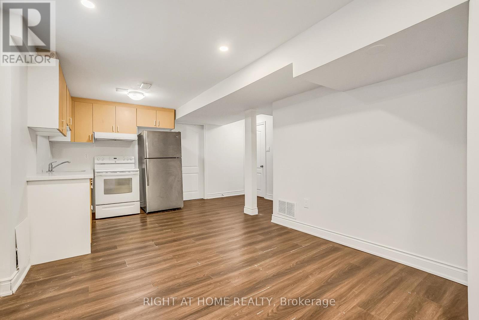 Lower - 1205 Shagbark Crescent, Mississauga, Ontario  L5C 3N6 - Photo 8 - W12998526