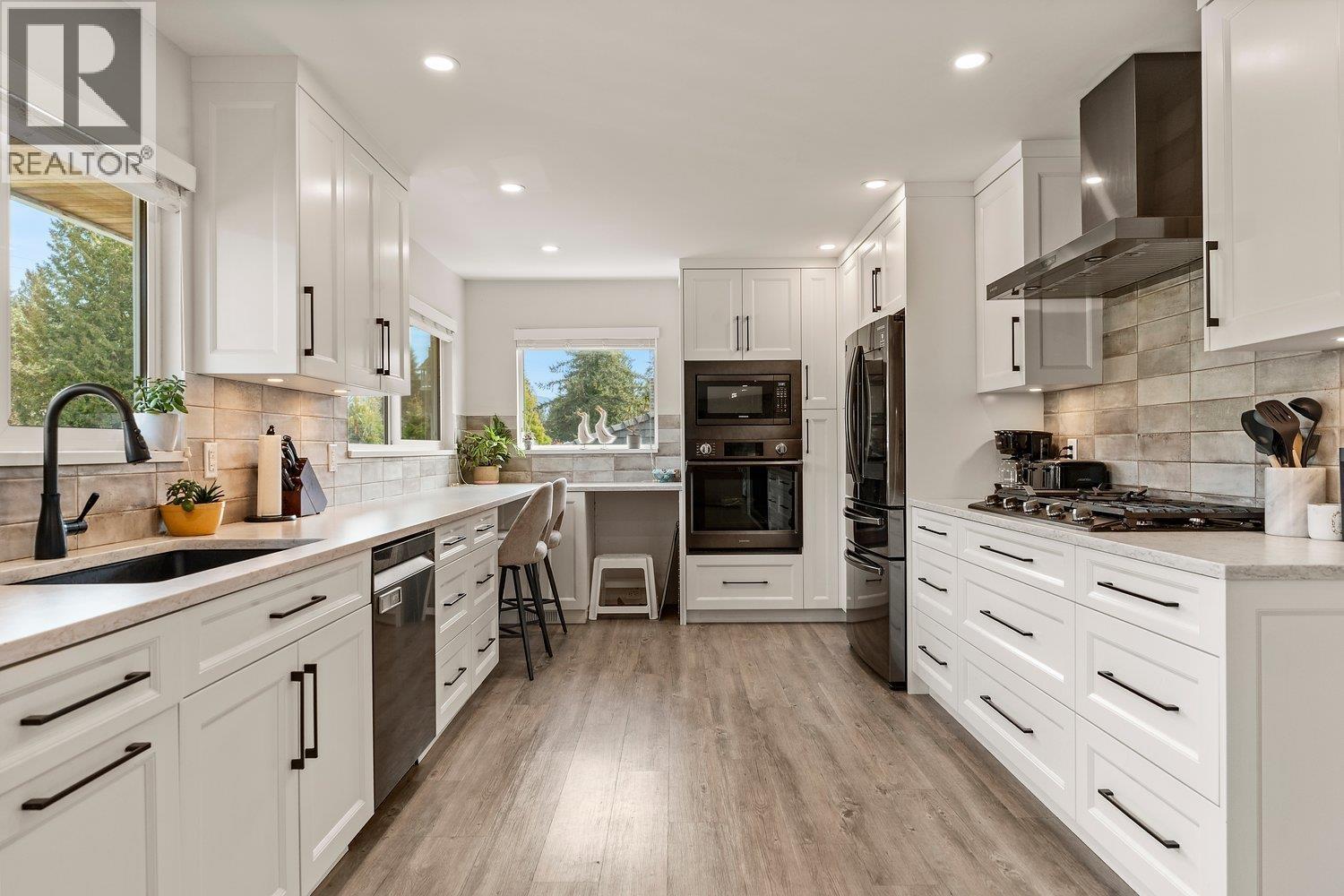 739 E 26th Street, North Vancouver, British Columbia  V7K 1A3 - Photo 4 - R3110183