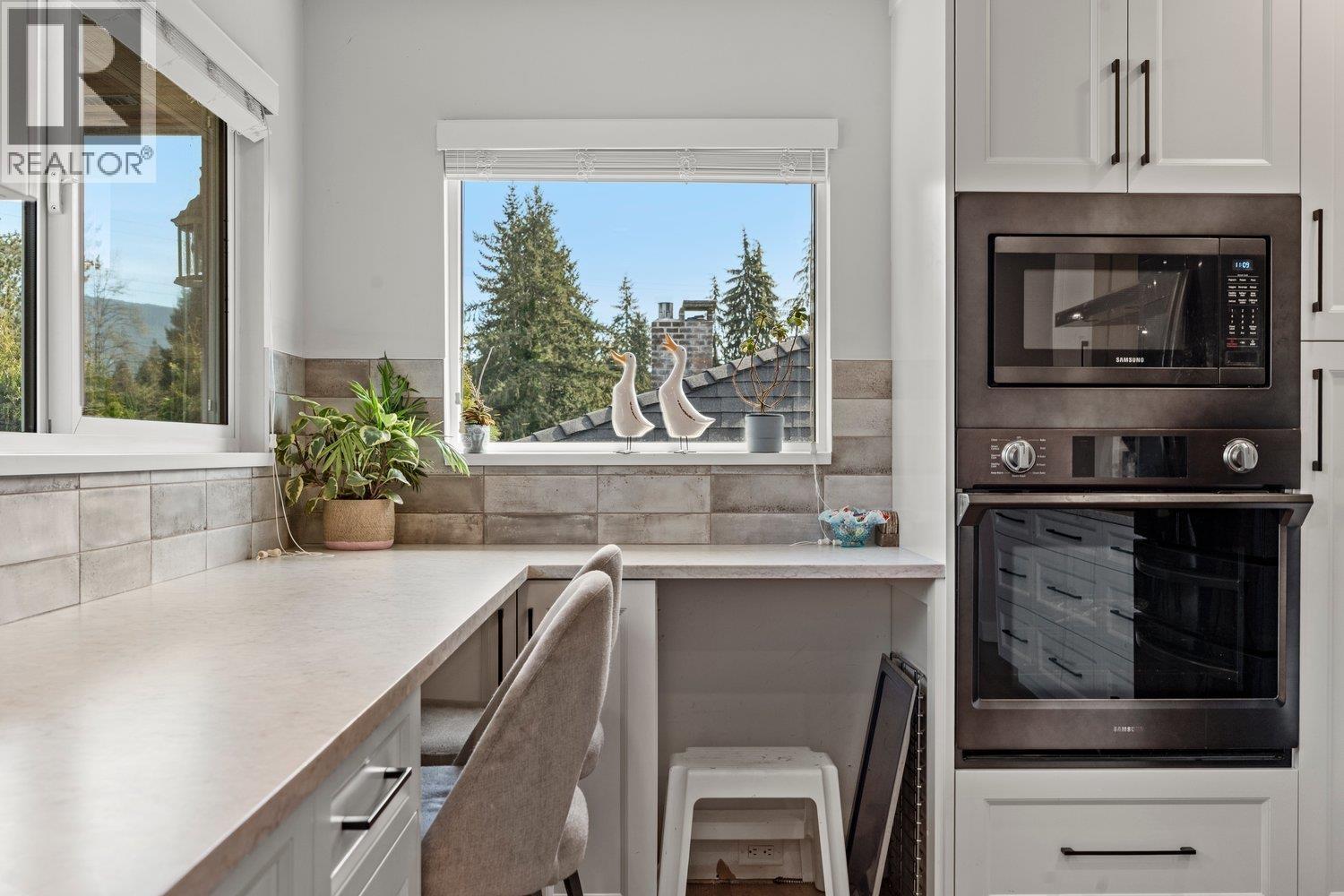 739 E 26th Street, North Vancouver, British Columbia  V7K 1A3 - Photo 6 - R3110183
