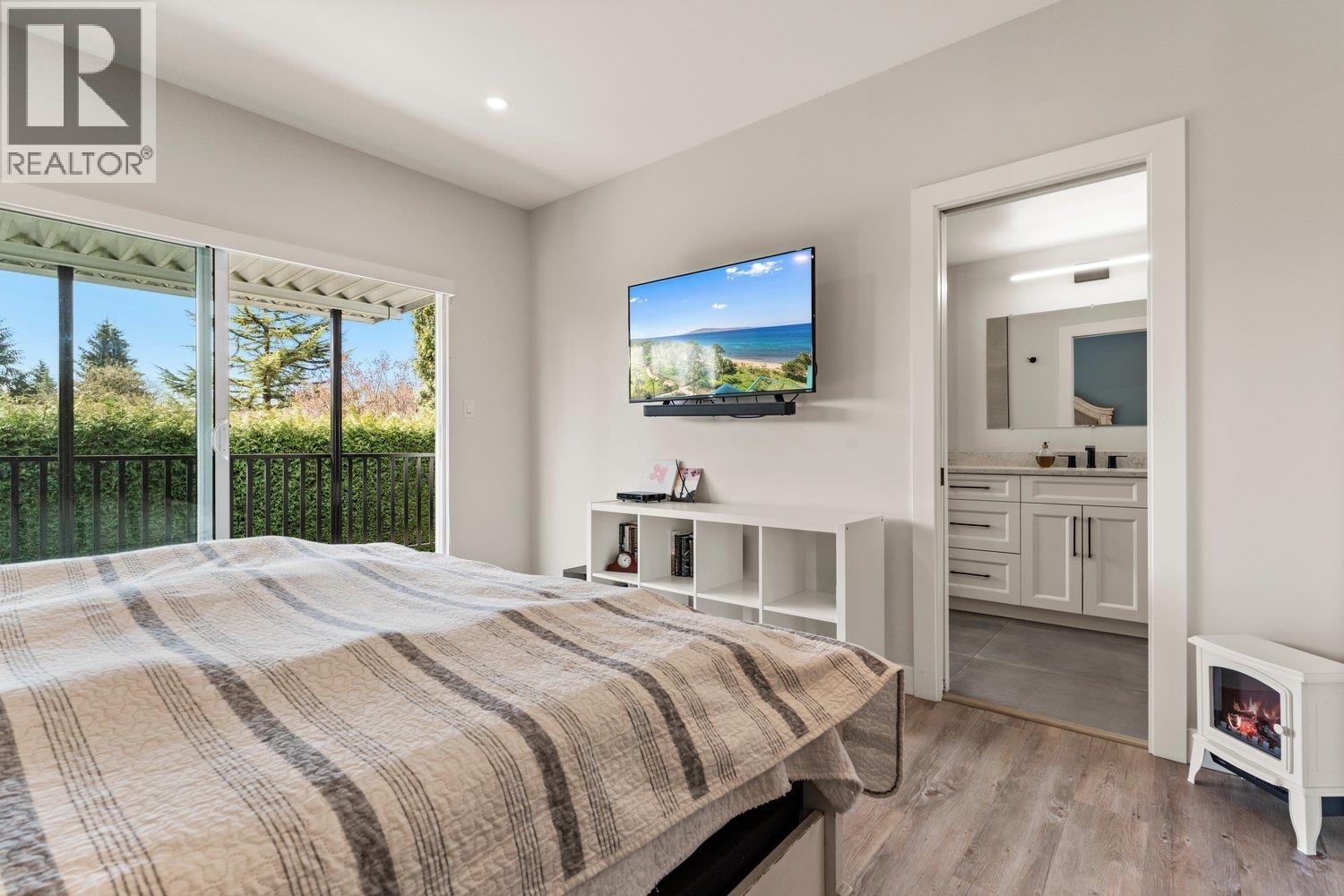 739 E 26th Street, North Vancouver, British Columbia  V7K 1A3 - Photo 15 - R3110183