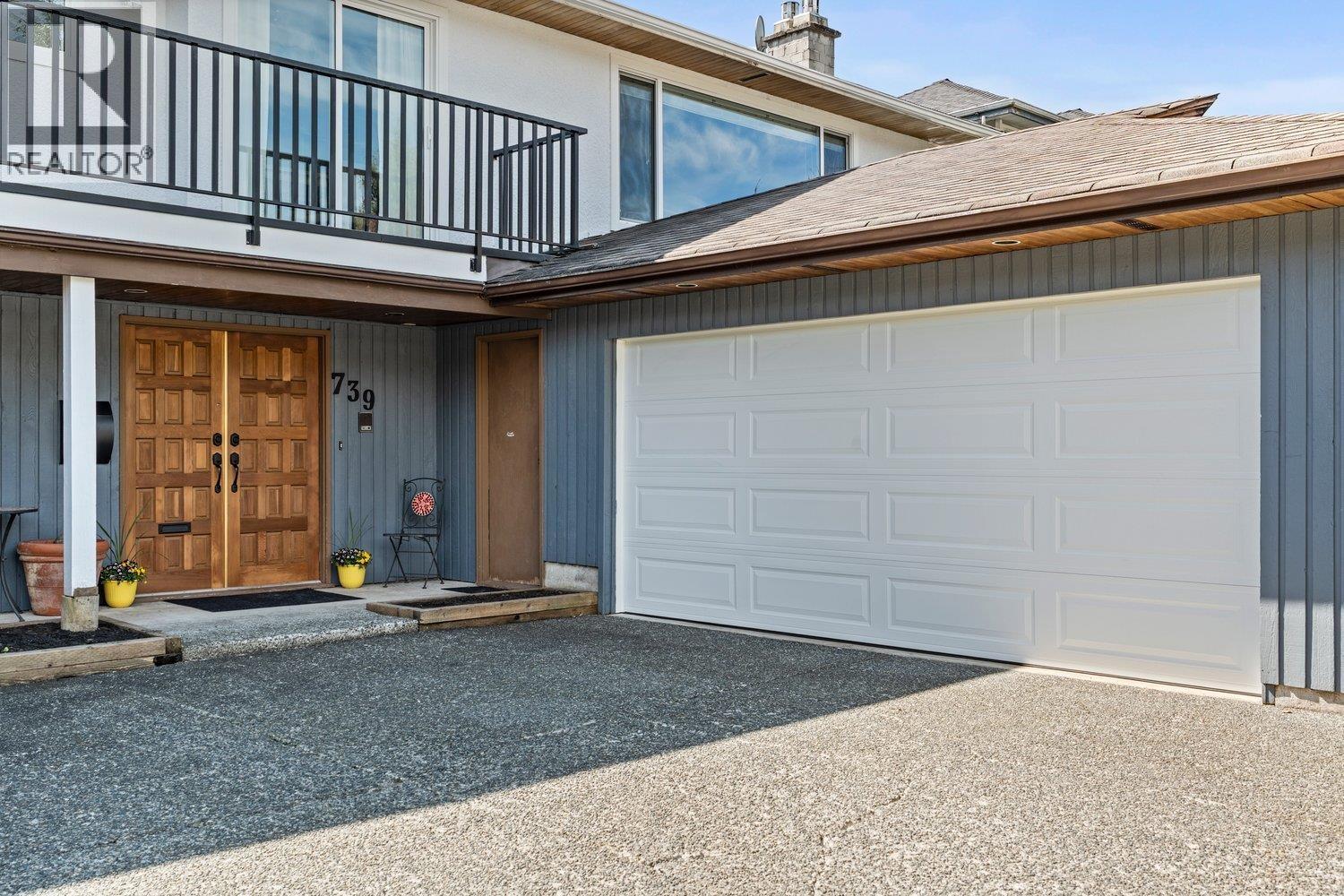 739 E 26th Street, North Vancouver, British Columbia  V7K 1A3 - Photo 3 - R3110183