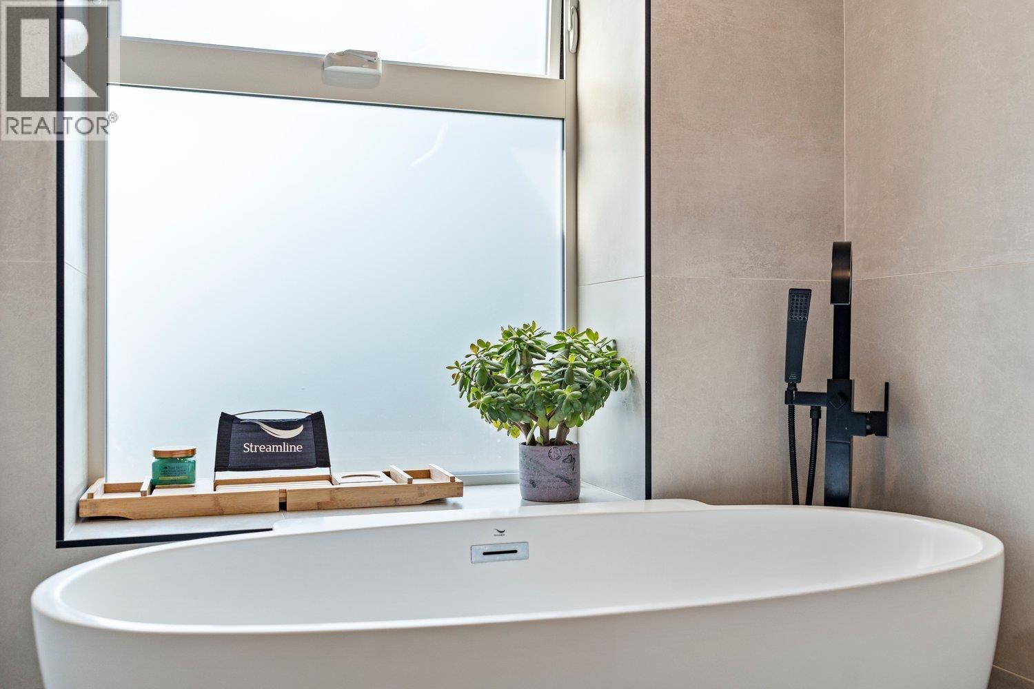 739 E 26th Street, North Vancouver, British Columbia  V7K 1A3 - Photo 18 - R3110183