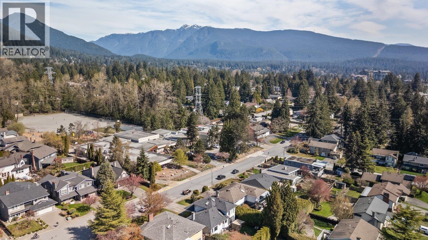 739 E 26th Street, North Vancouver, British Columbia  V7K 1A3 - Photo 39 - R3110183