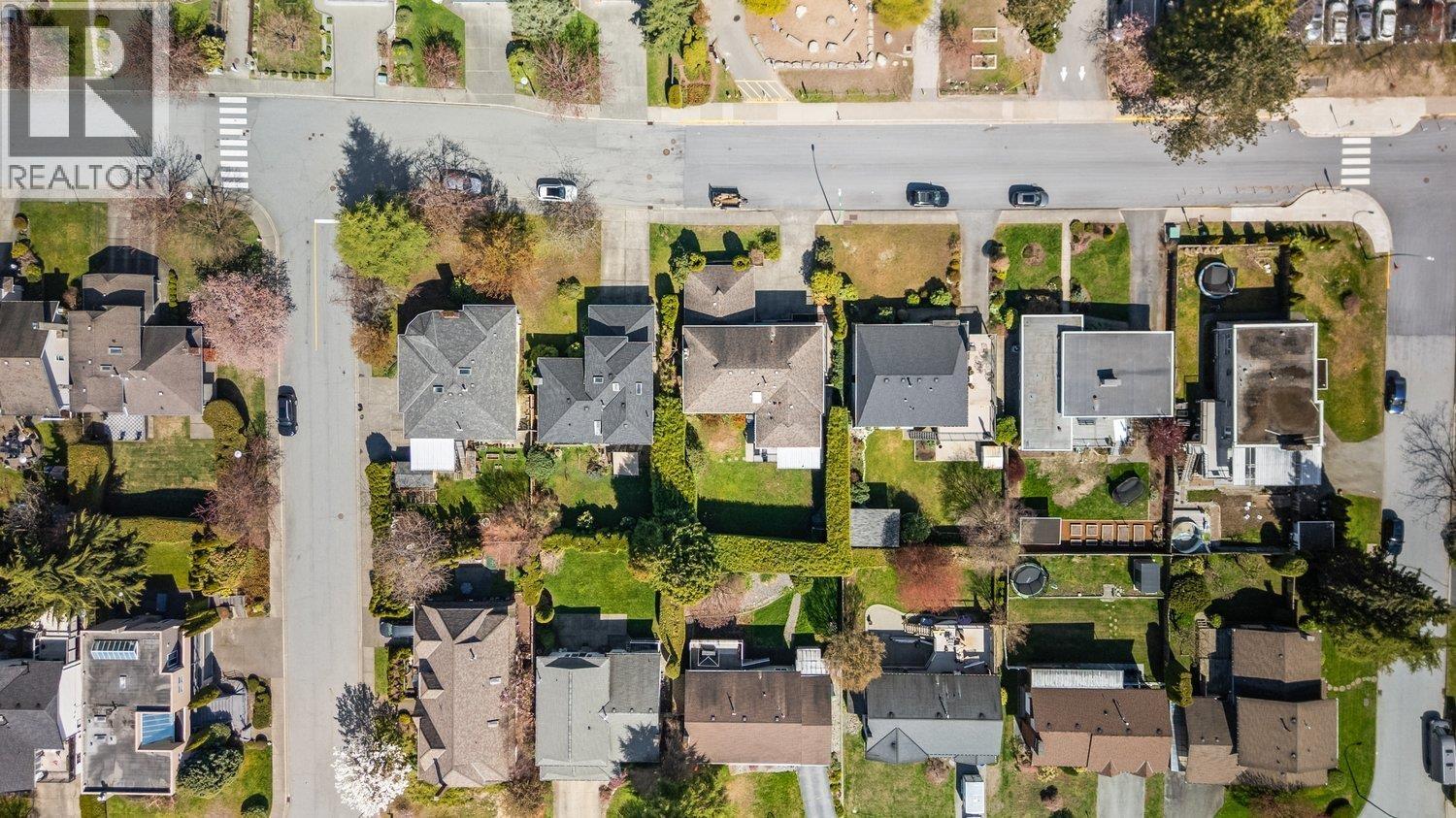 739 E 26th Street, North Vancouver, British Columbia  V7K 1A3 - Photo 34 - R3110183