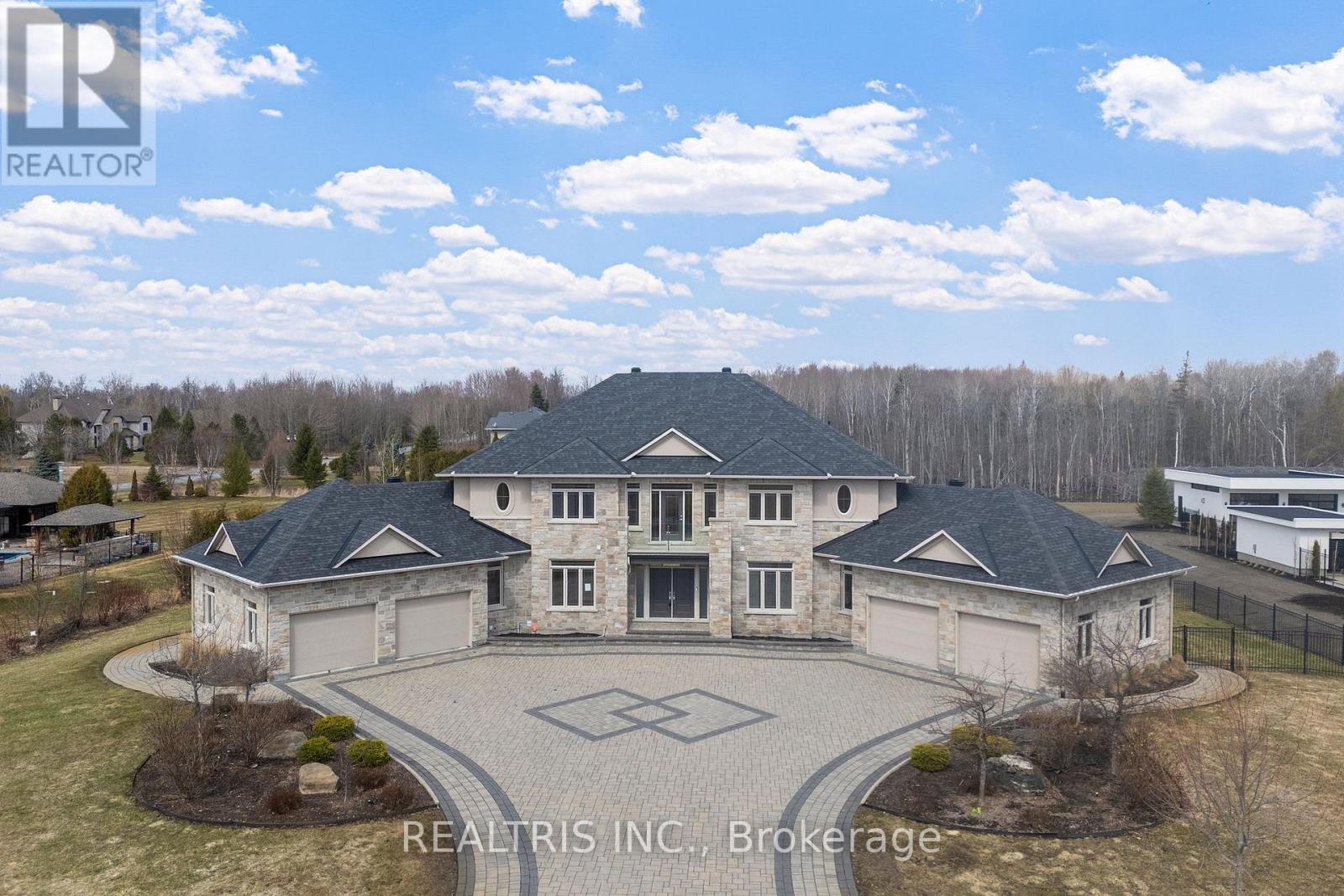 5813 Red Castle Ridge, Ottawa, Ontario  K4M 0A4 - Photo 2 - X12998464