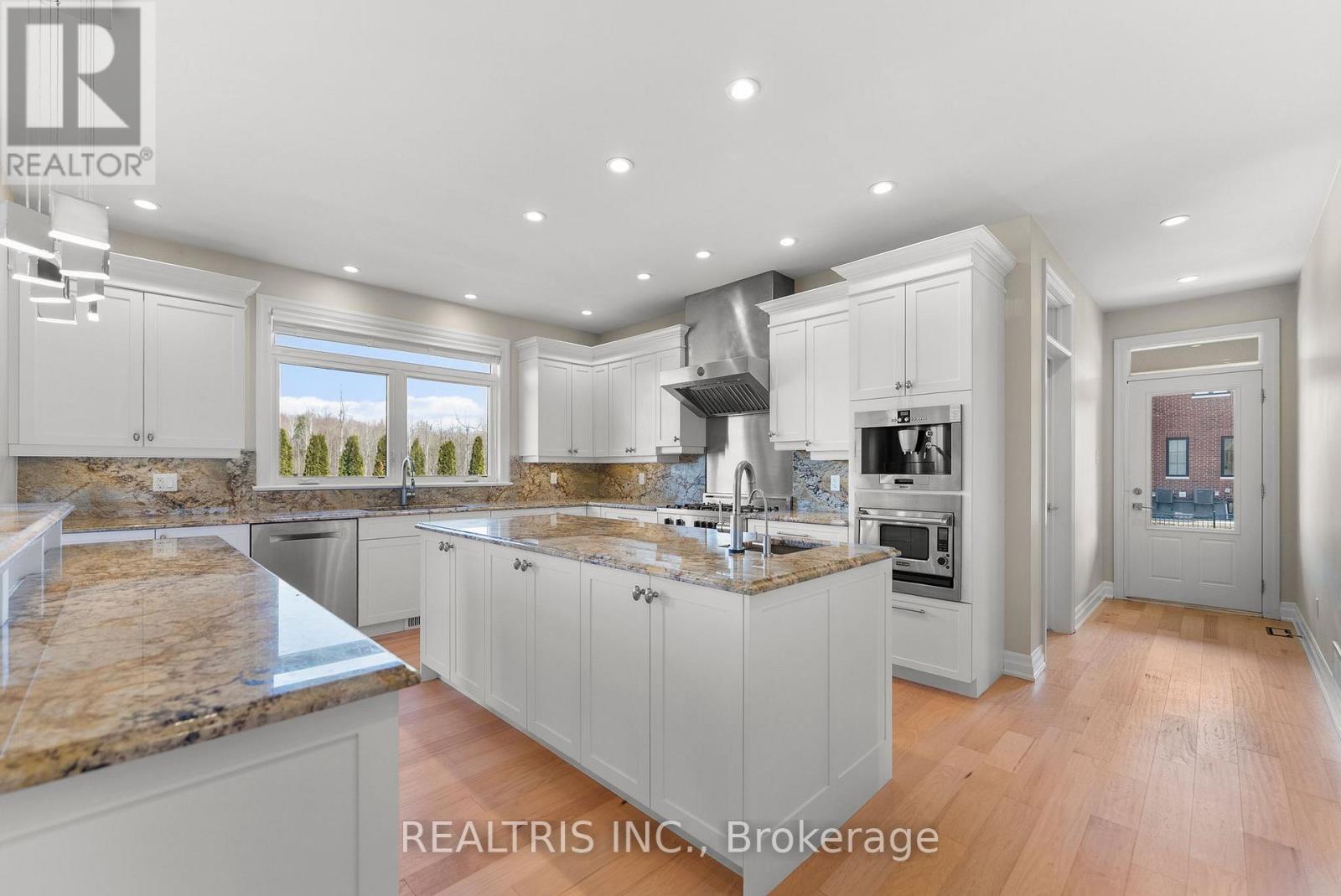 5813 Red Castle Ridge, Ottawa, Ontario  K4M 0A4 - Photo 8 - X12998464